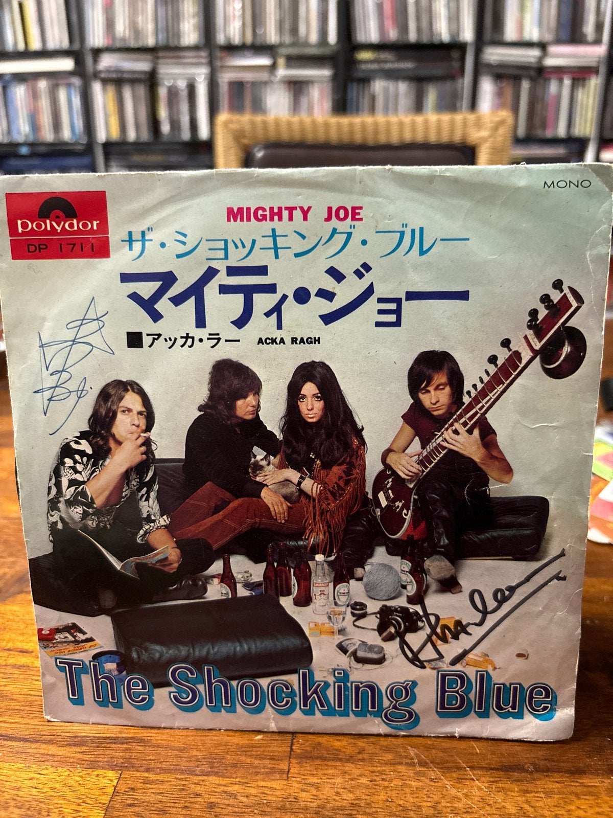 SIGNED The Shocking Blue - Mighty Joe (Japanse persing), Gebruikt, 7 inch, Ophalen of Verzenden, Import