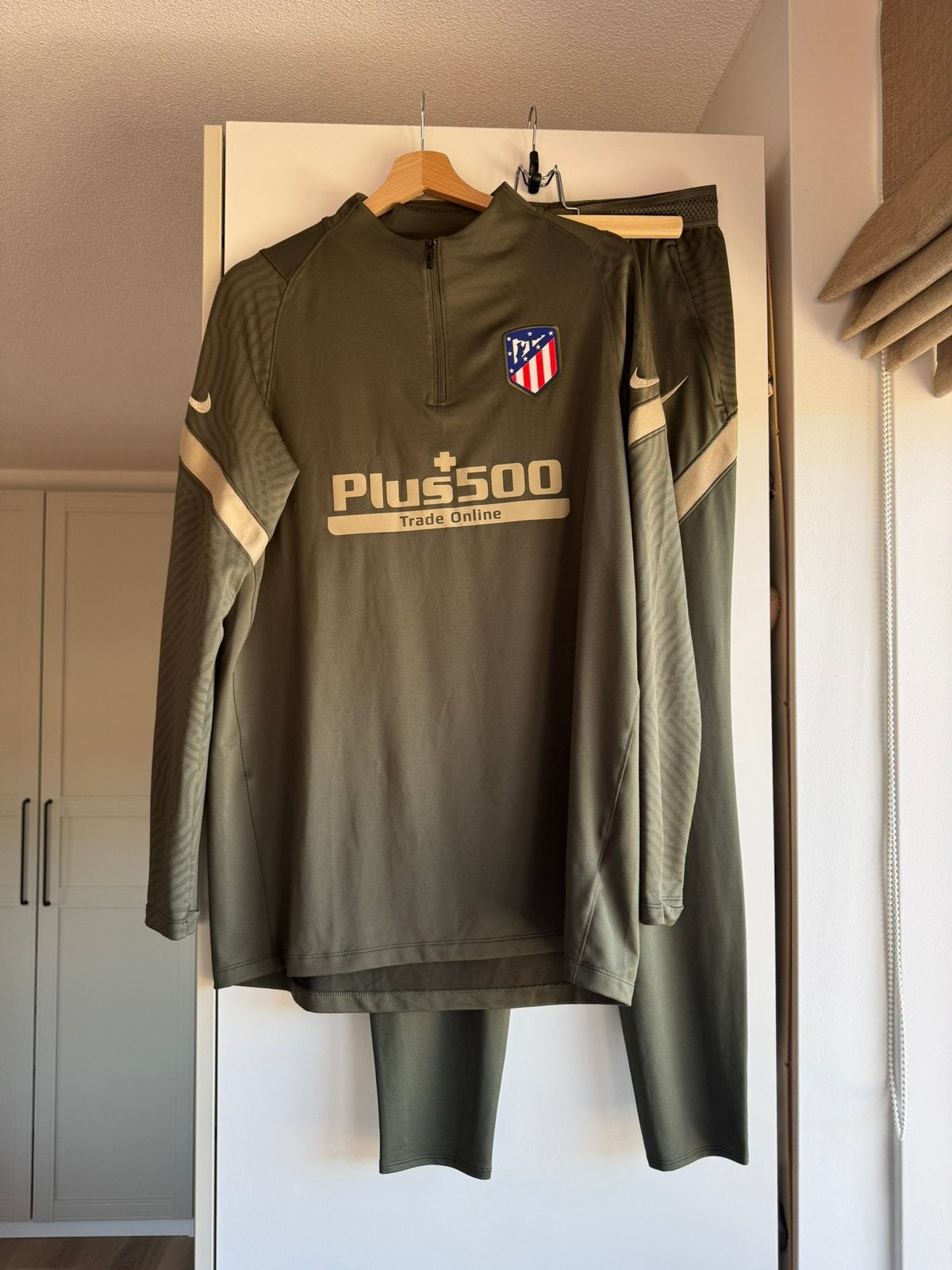 Nike Atlético Madrid trainingspak kaki maat L, Ophalen of Verzenden, Zo goed als nieuw