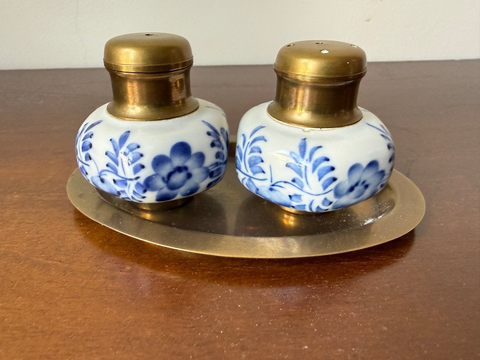 Vintage Delfts Blauw Zout- en Peperstel op Messing Schaal, Ophalen