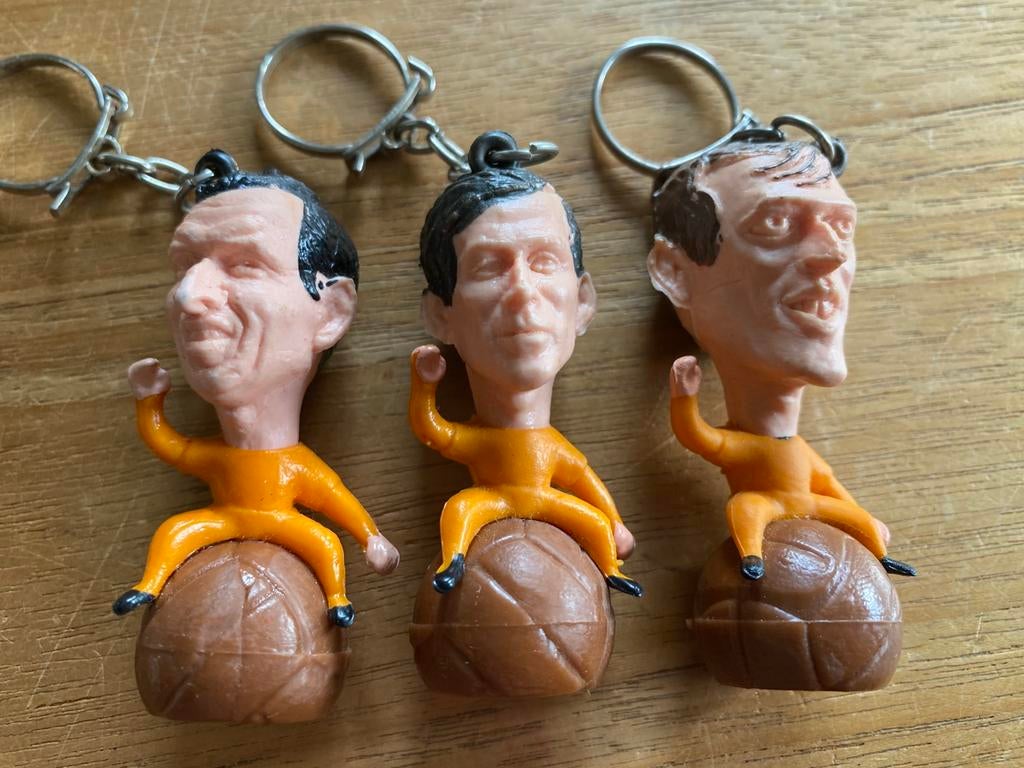 3x Skol : voetbal sleutelhanger  uit 1974, Verzamelen, Sleutelhangers, Ophalen of Verzenden, Gebruikt, Sport