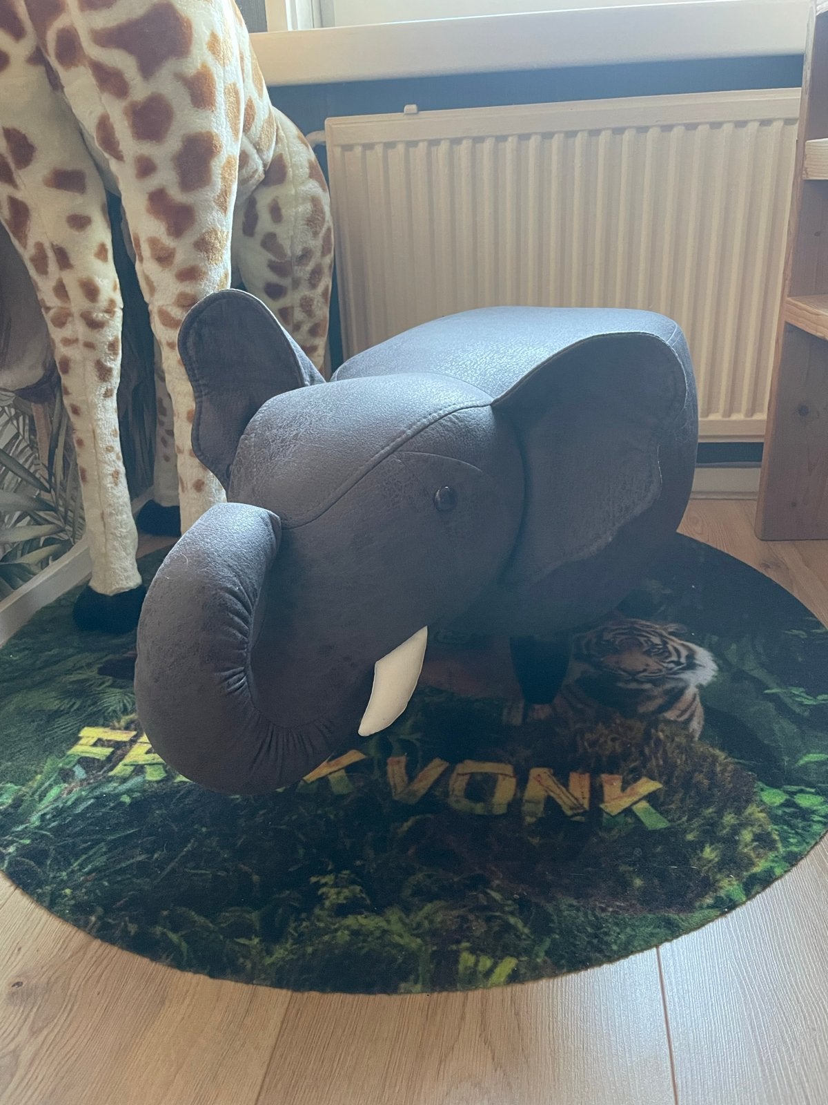 Leuke olifant poef - donkergrijs, Ophalen, Minder dan 50 cm, 50 tot 75 cm, Zo goed als nieuw