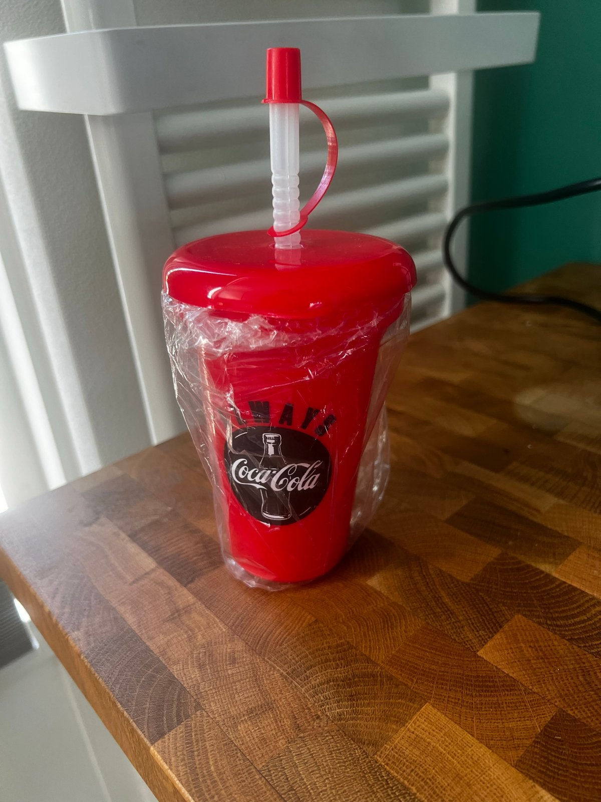 Nieuwe Coca Cola drinkbeker met rietje - voor verzamelaars, Ophalen of Verzenden, Nieuw, Gebruiksvoorwerp