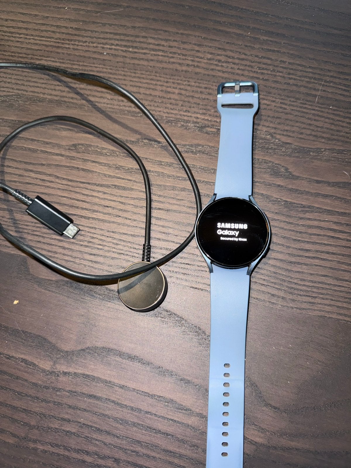 Samsung Galaxy Watch 5 44mm - Lichtblauw met oplader, Sieraden, Tassen en Uiterlijk, Smartwatches, Blauw, Hartslag, Ophalen of Verzenden