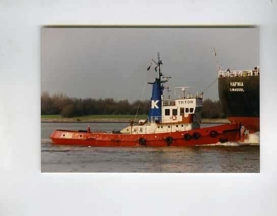 scheepvaart-foto-red-KOOREN/KOTUG-rotterdam, Verzamelen, Scheepvaart, Ophalen of Verzenden, Zo goed als nieuw, Motorboot, Boek of Tijdschrift