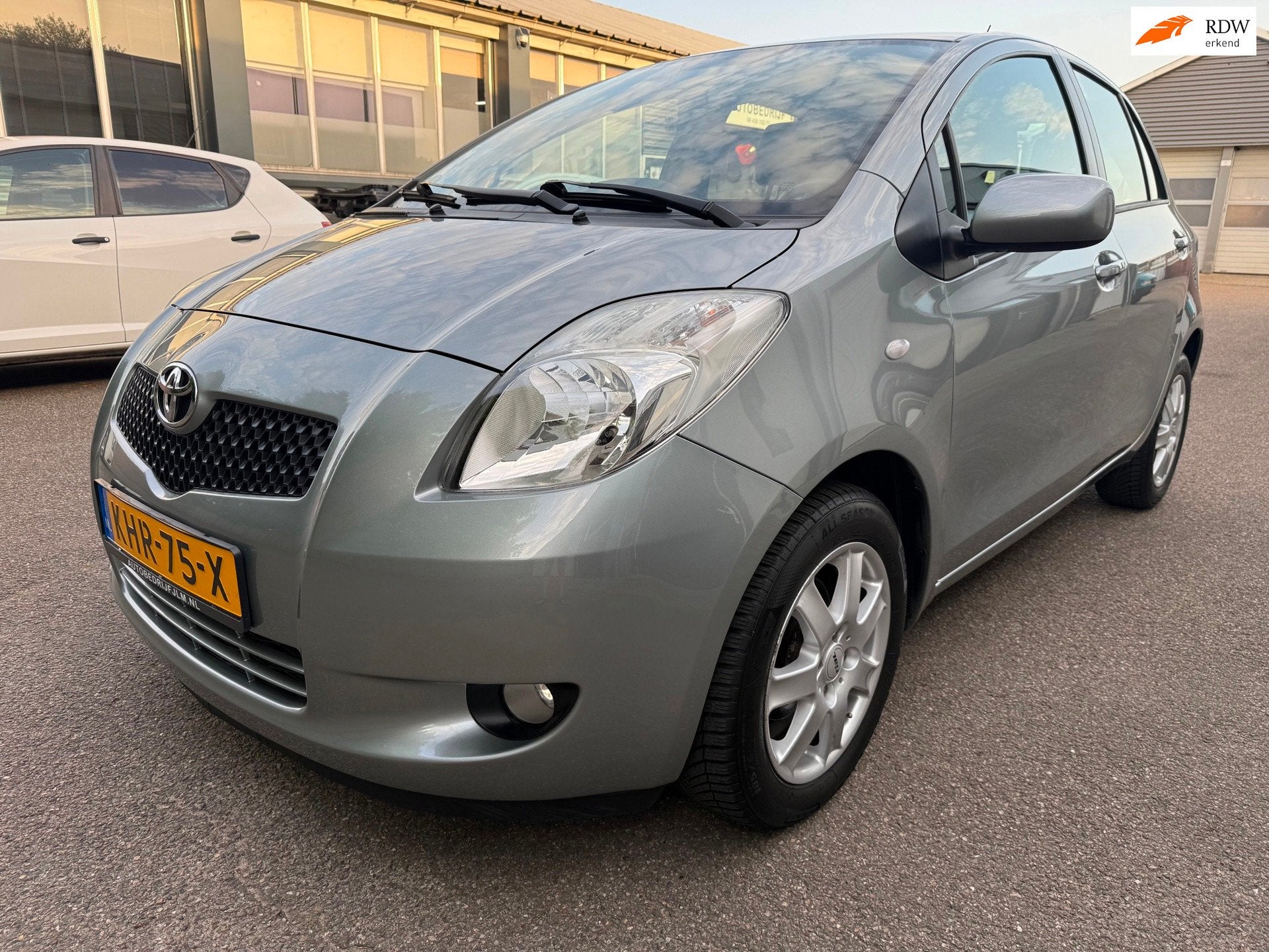 Toyota Yaris 1.3 VVTi Sol MMT 2008 Automaat 116160 km 1e eig, Auto's, Stof, Gebruikt, 4 cilinders, Bedrijf