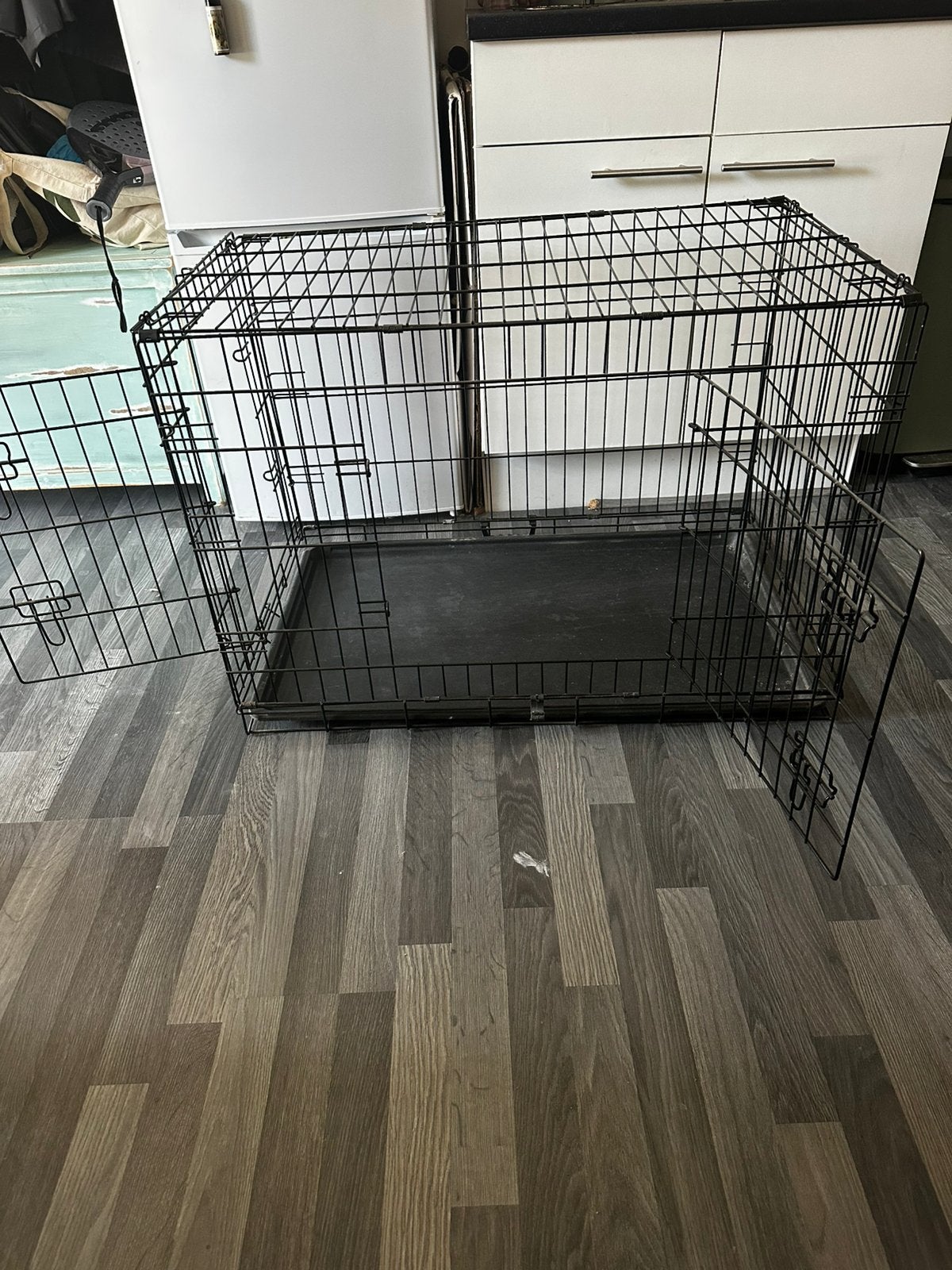 Twee middelgrote benches te koop, Dieren en Toebehoren, Ophalen, 65 tot 100 cm, Hondenhok, 110 cm of meer
