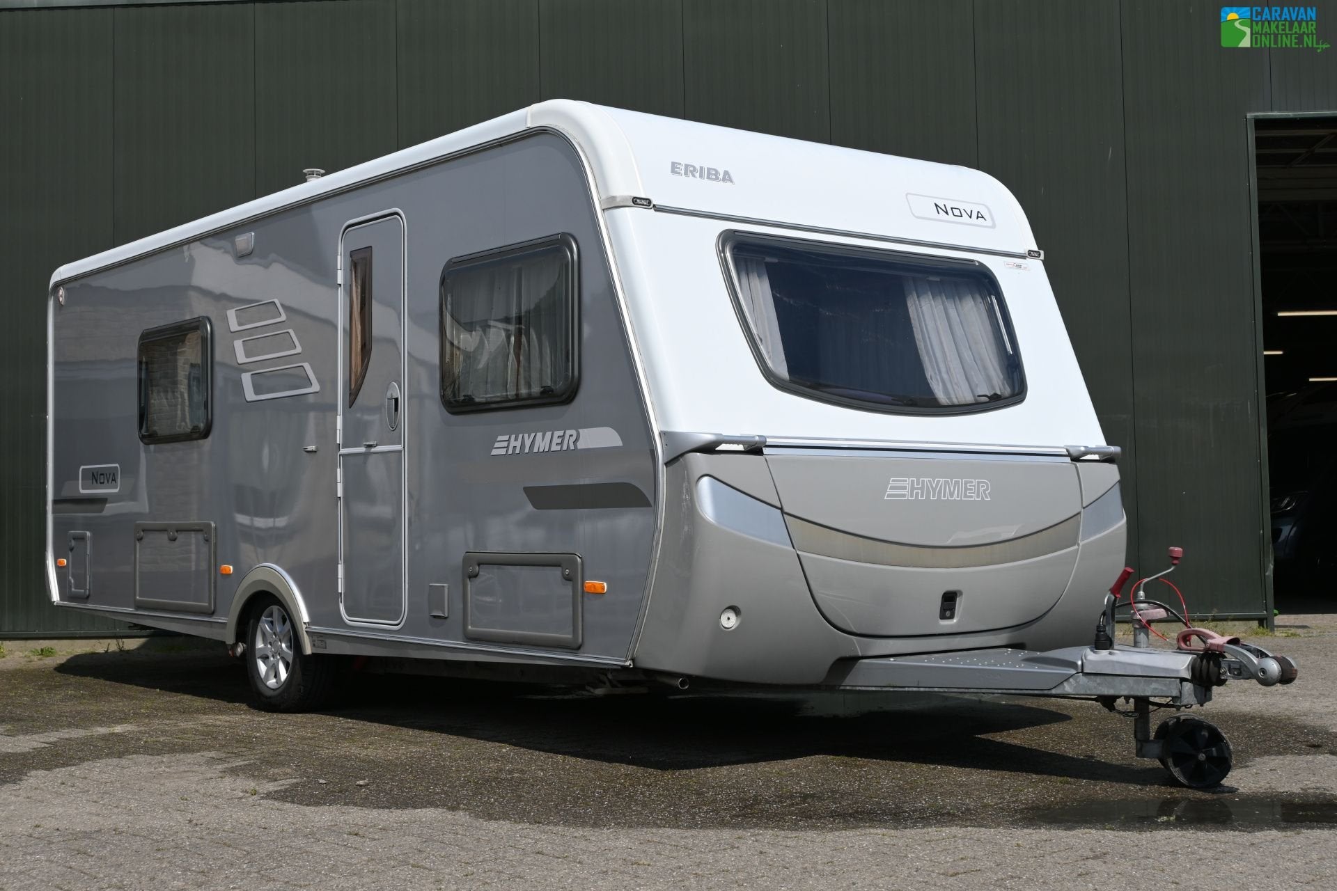 Eriba Nova S 580 Enkele bedden|Mover|Voortent, Standaardzit, Ringverwarming, Bedrijf, 6 tot 7 meter