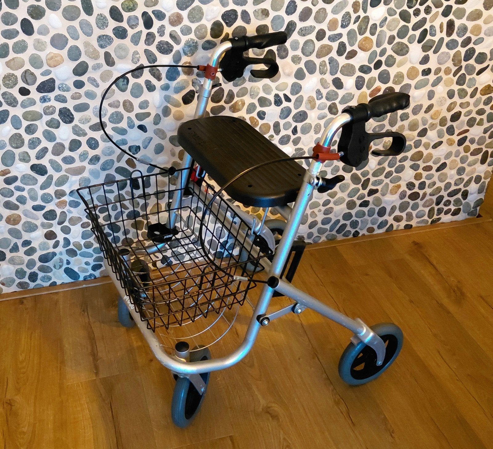 Rollator. Als nieuw. Opvouwbaar. Hoogte verstelbaar., Ophalen, Opvouwbaar, Zo goed als nieuw