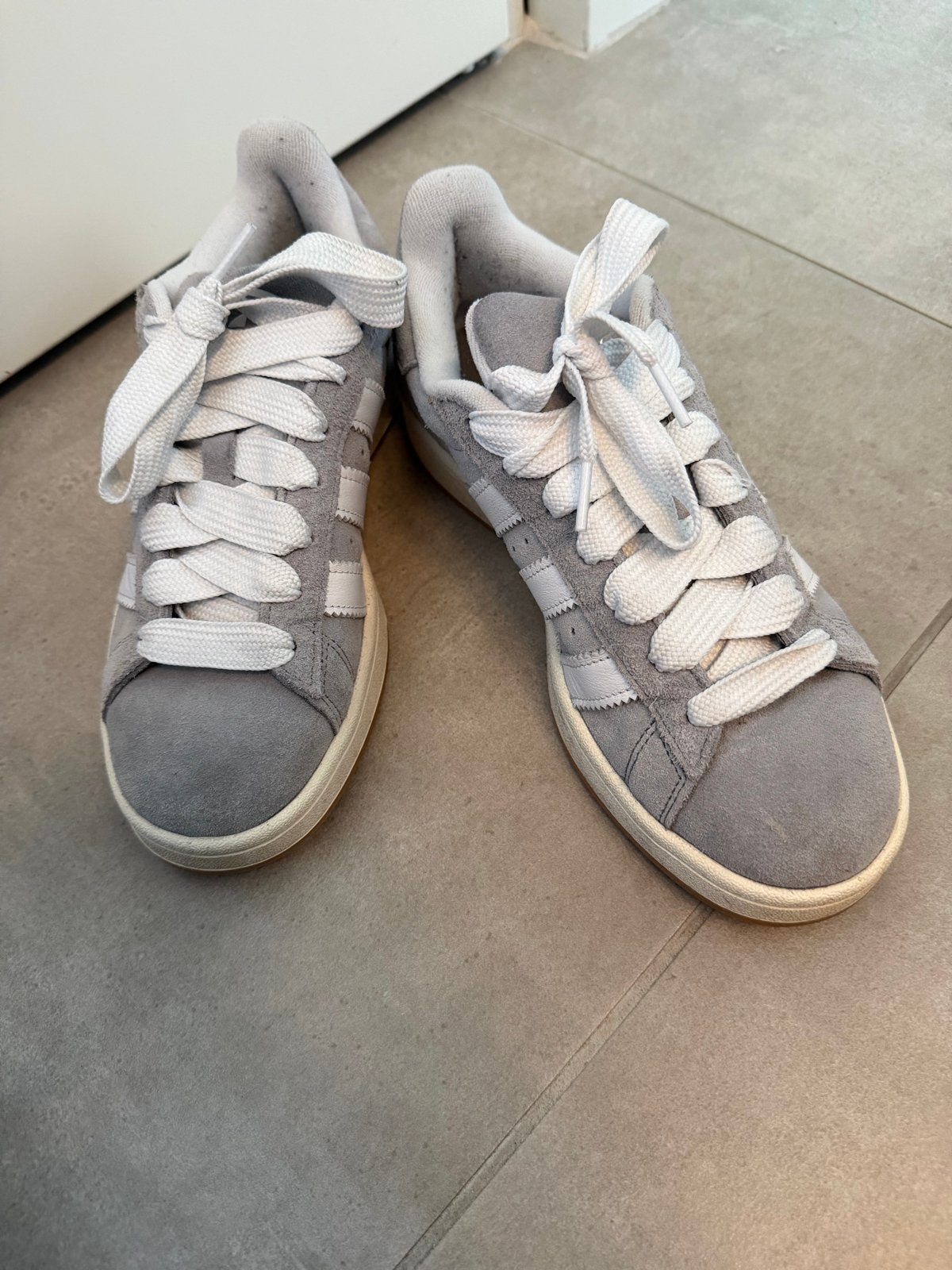 Adidas Campus sneakers grijs maat 41 1/3, Ophalen of Verzenden, Zo goed als nieuw, Grijs, Sneakers of Gympen
