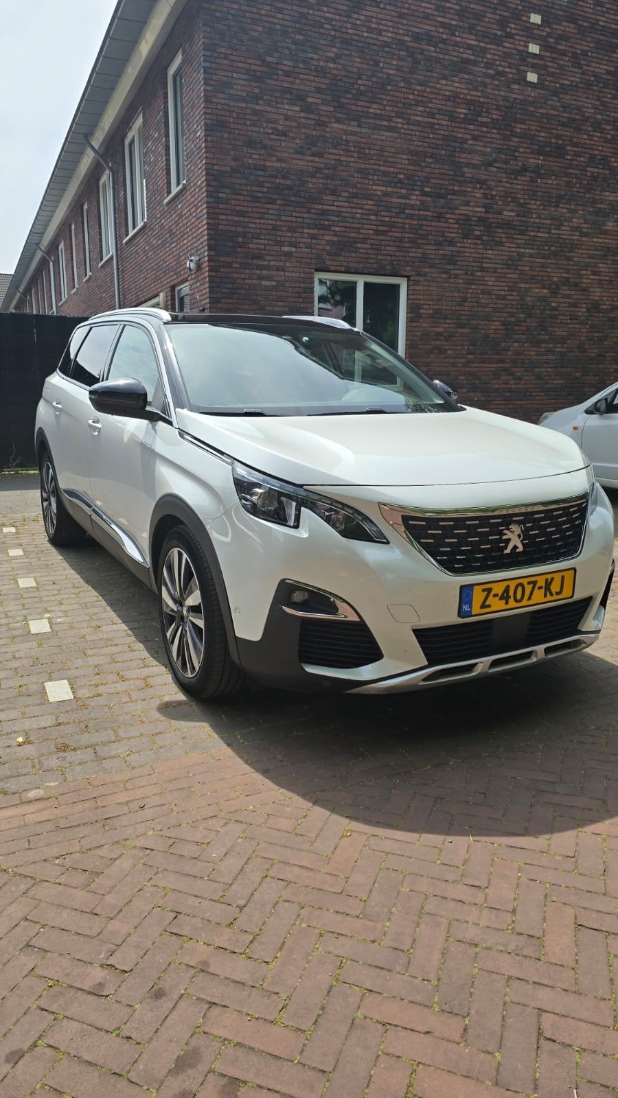 Peugeot 5008 1.2 Puretech 130pk S&S Eat8 2019 Parelmoer Wit, Auto's, Peugeot, Euro 5, Zwart, Startonderbreker, 75 €/maand