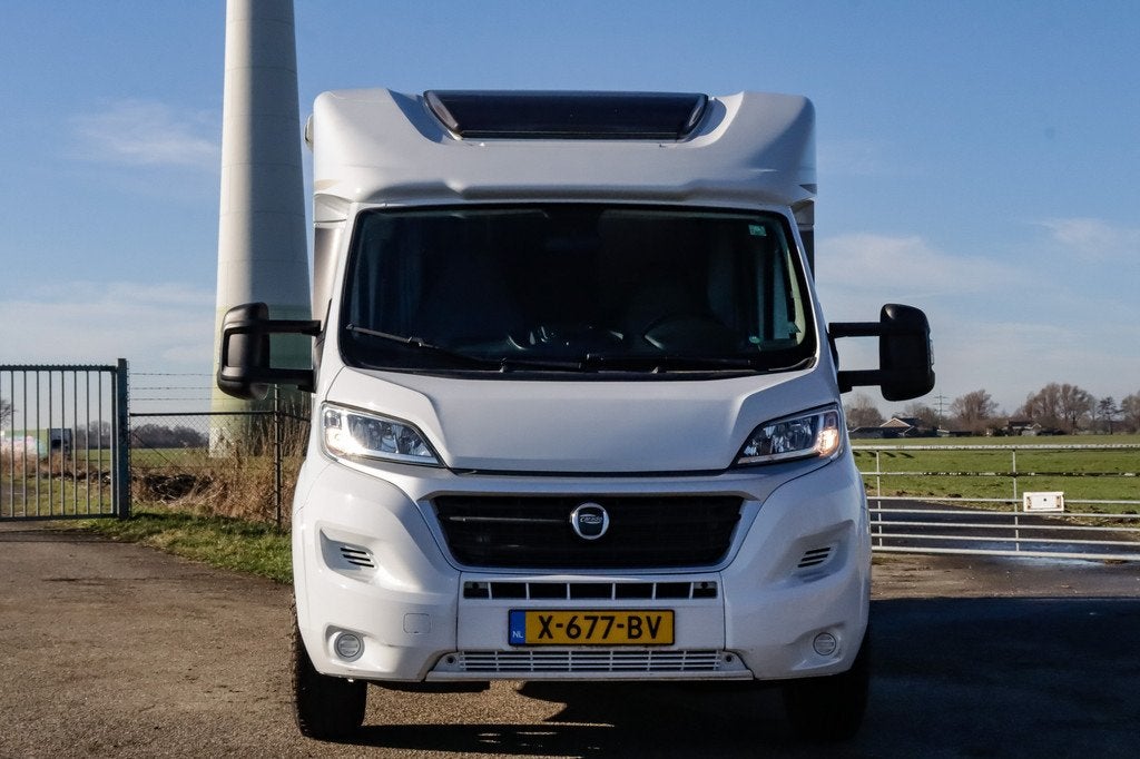 Carado T334 Half-integraal OMNISTOR | TREKH. | CAM. | DAKAIR, Caravans en Kamperen, Campers, Auto Roest bv, Ringverwarming, Luifel