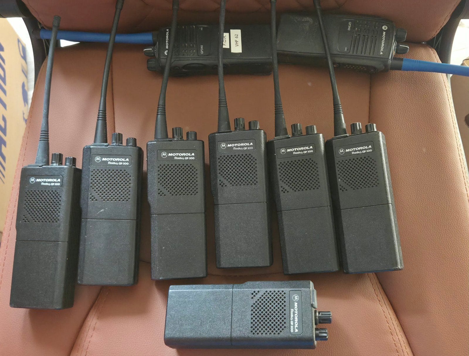 9x Motorola Portofoons (GP-300 & GP-340) met accessoires, Ophalen of Verzenden, Gebruikt, Portofoon of Walkie-talkie, Handsfree-functie