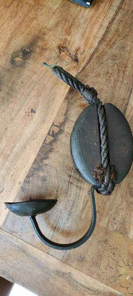 Oude houten katrol met kaarshouder, Ophalen of Verzenden