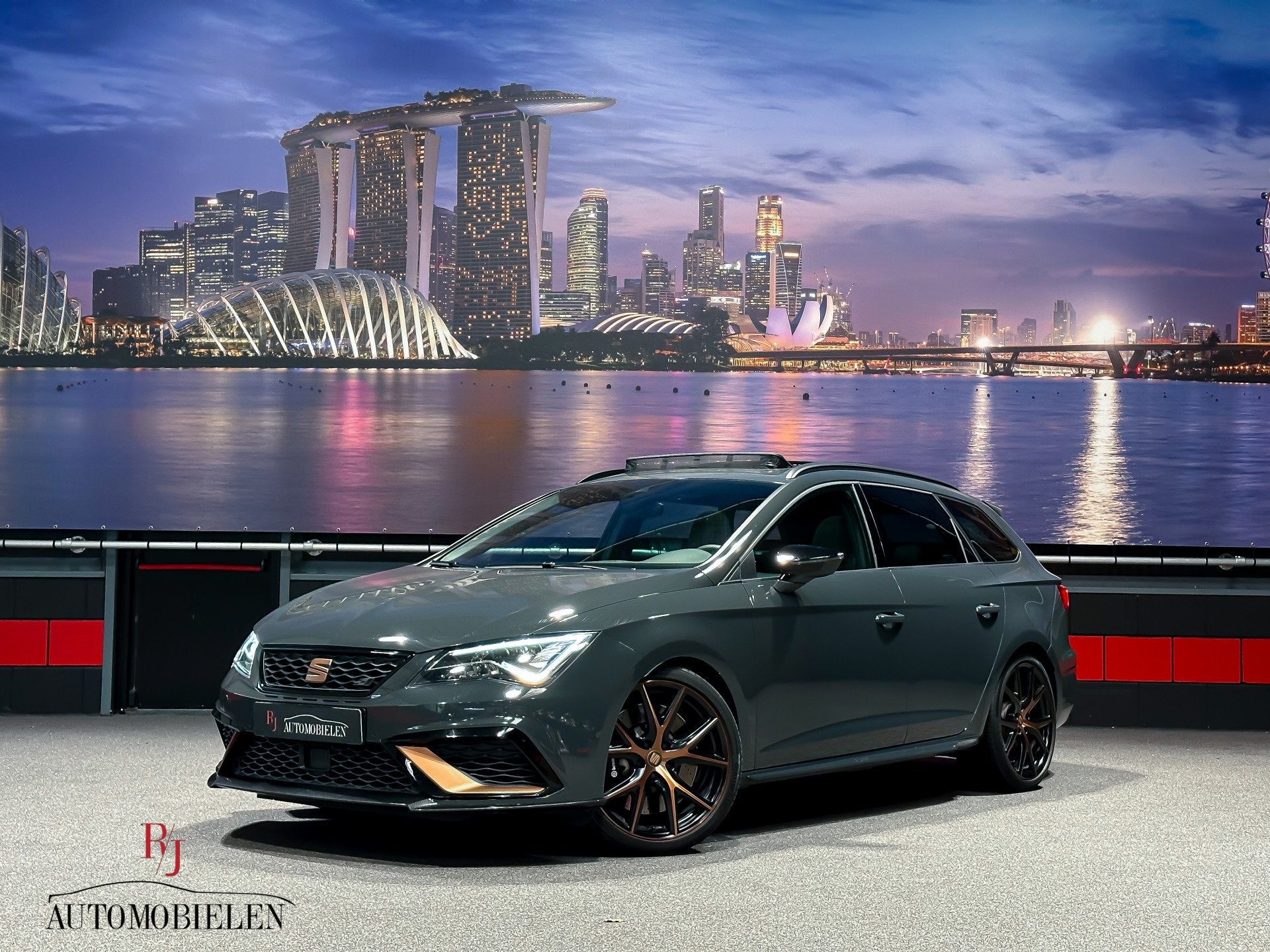 SEAT Leon ST 2.0 TSI CUPRA R 300 Carbon Brembo Limited editi, Auto's, Automaat, Gebruikt, 4 cilinders, Leon