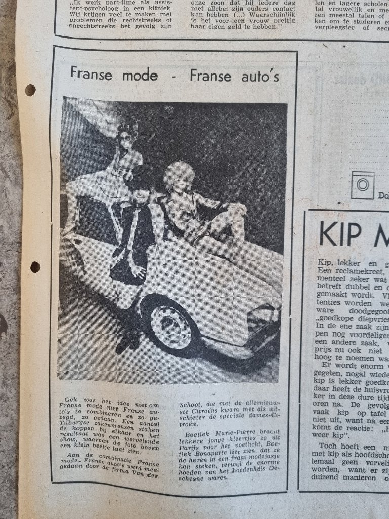 Franse mode met nieuwste Citroën auto (1971), Ophalen of Verzenden, 1960 tot 1980, Knipsel(s)