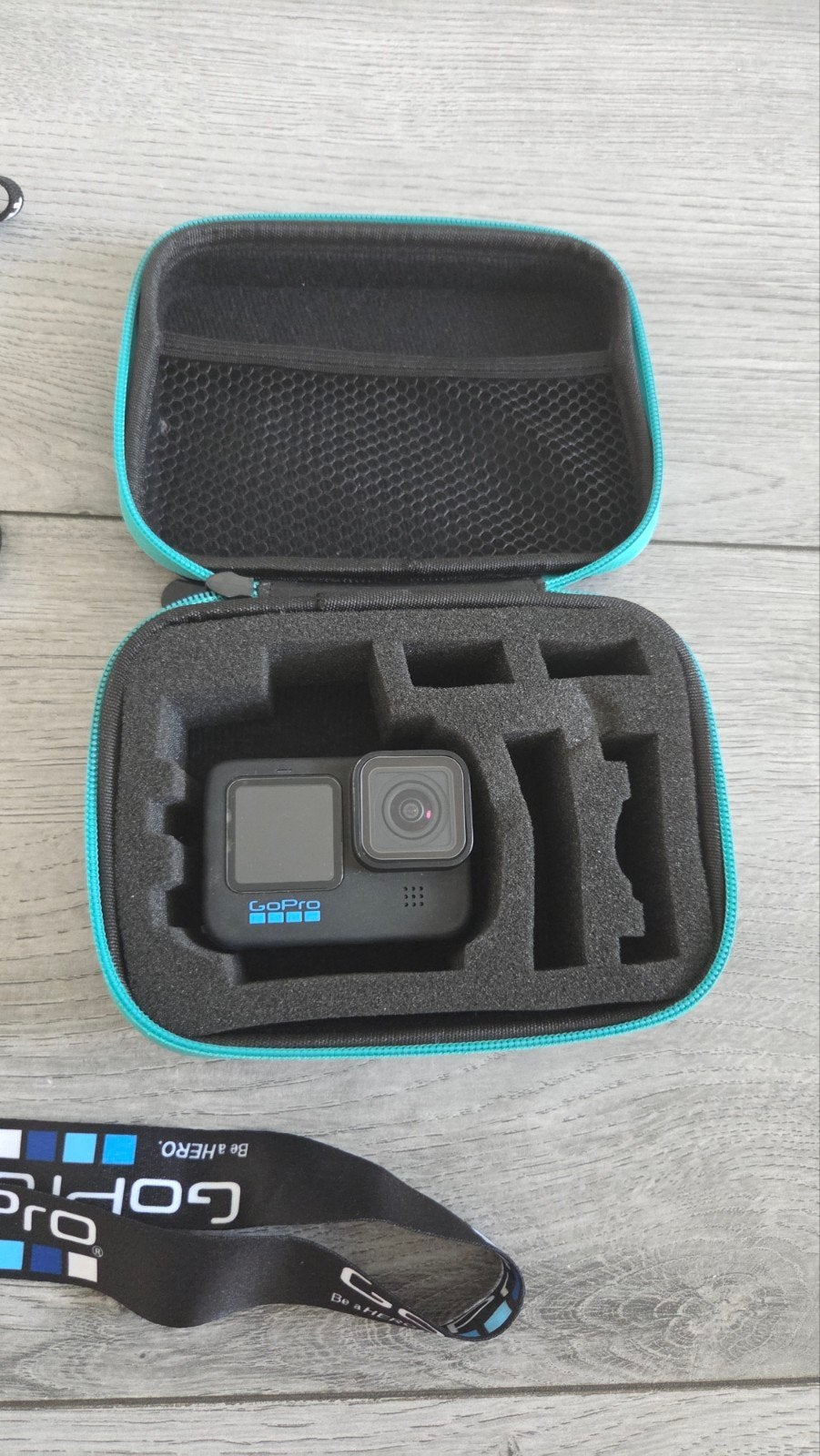 GoPro HERO11 met case en accessoires - Zo goed als nieuw, Audio, Tv en Foto, Actiecamera's, Ophalen of Verzenden, Zo goed als nieuw