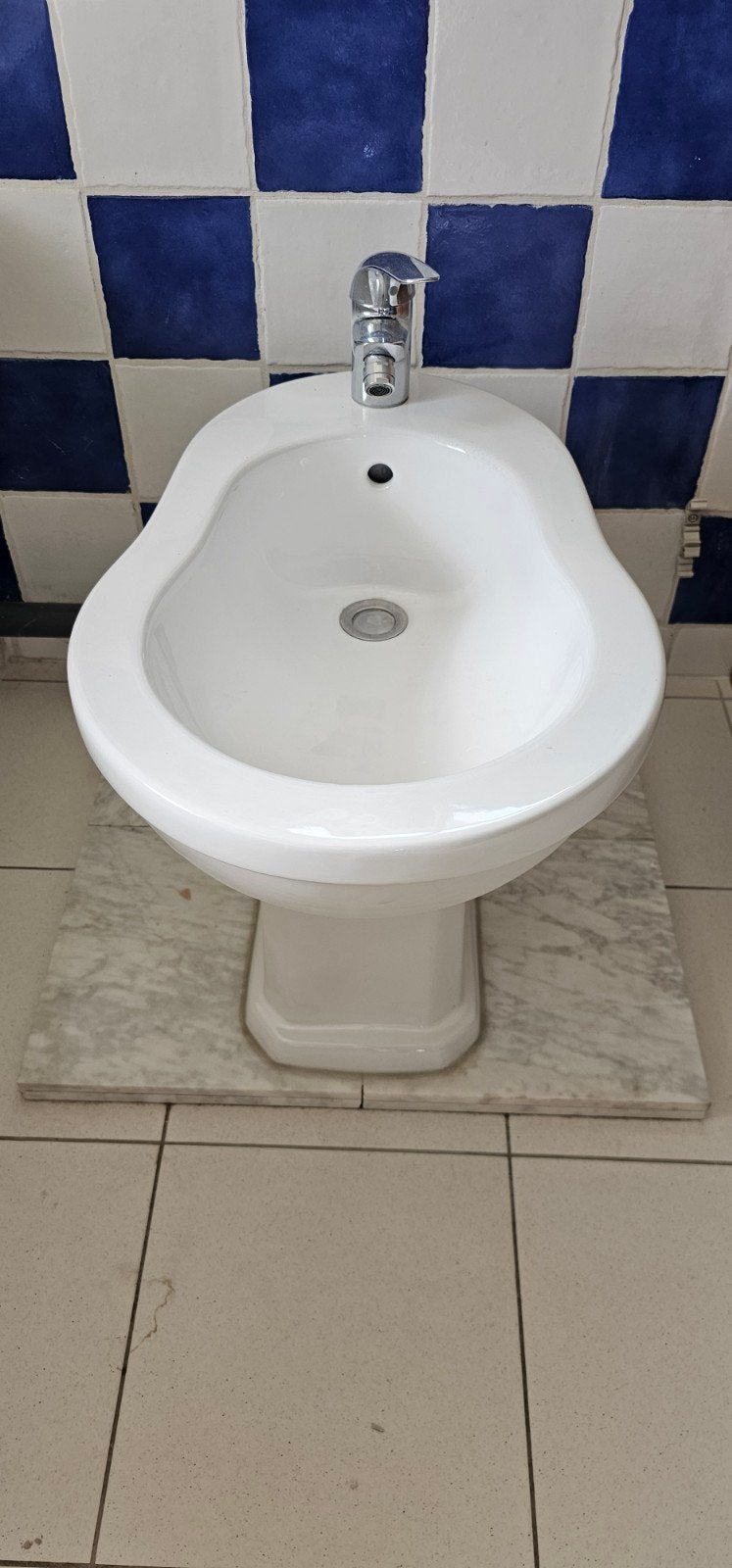 gratis Bidet, Ophalen