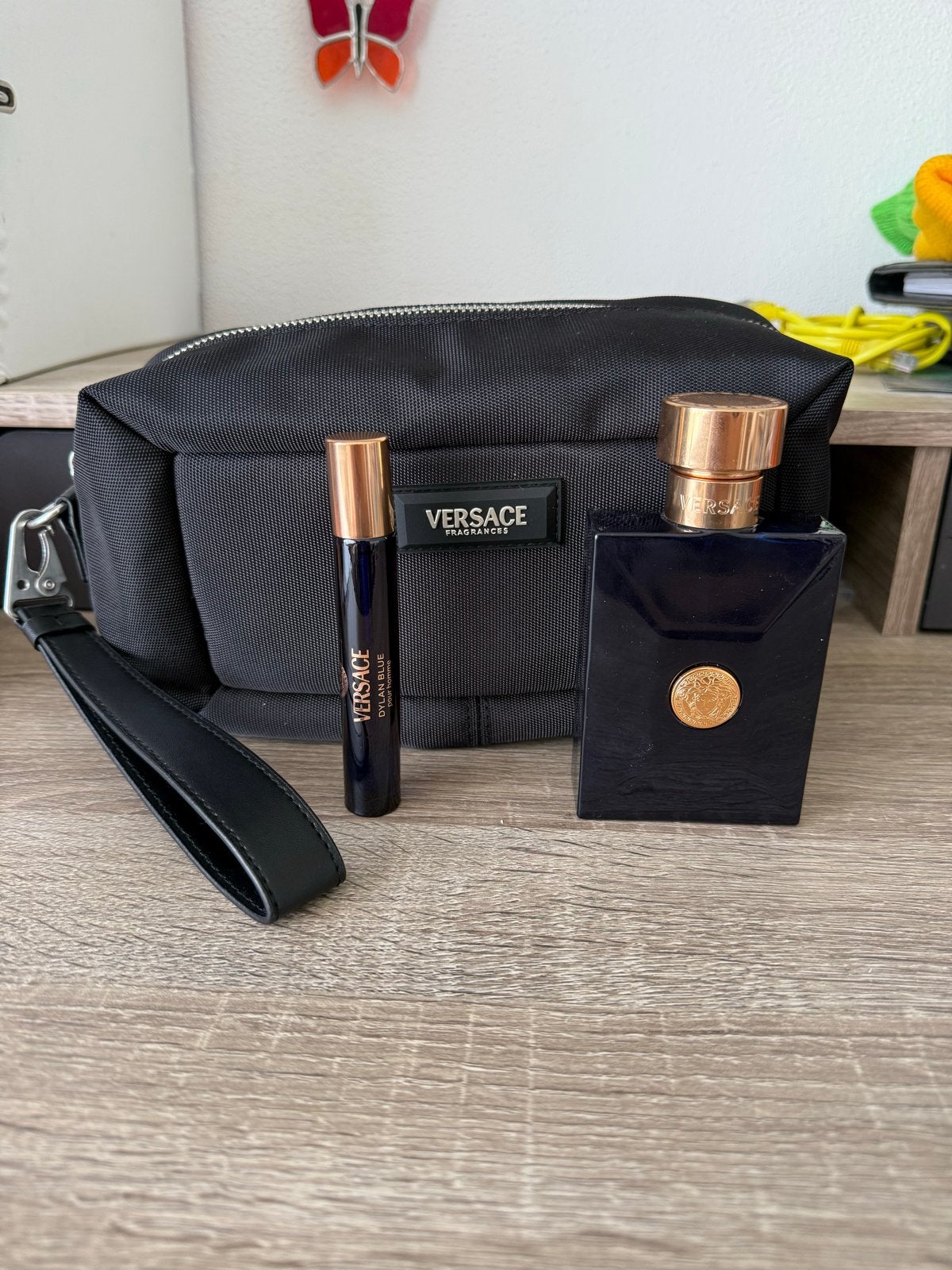 Versace Dylan Blue parfum set met toilettas, Ophalen of Verzenden, Nieuw