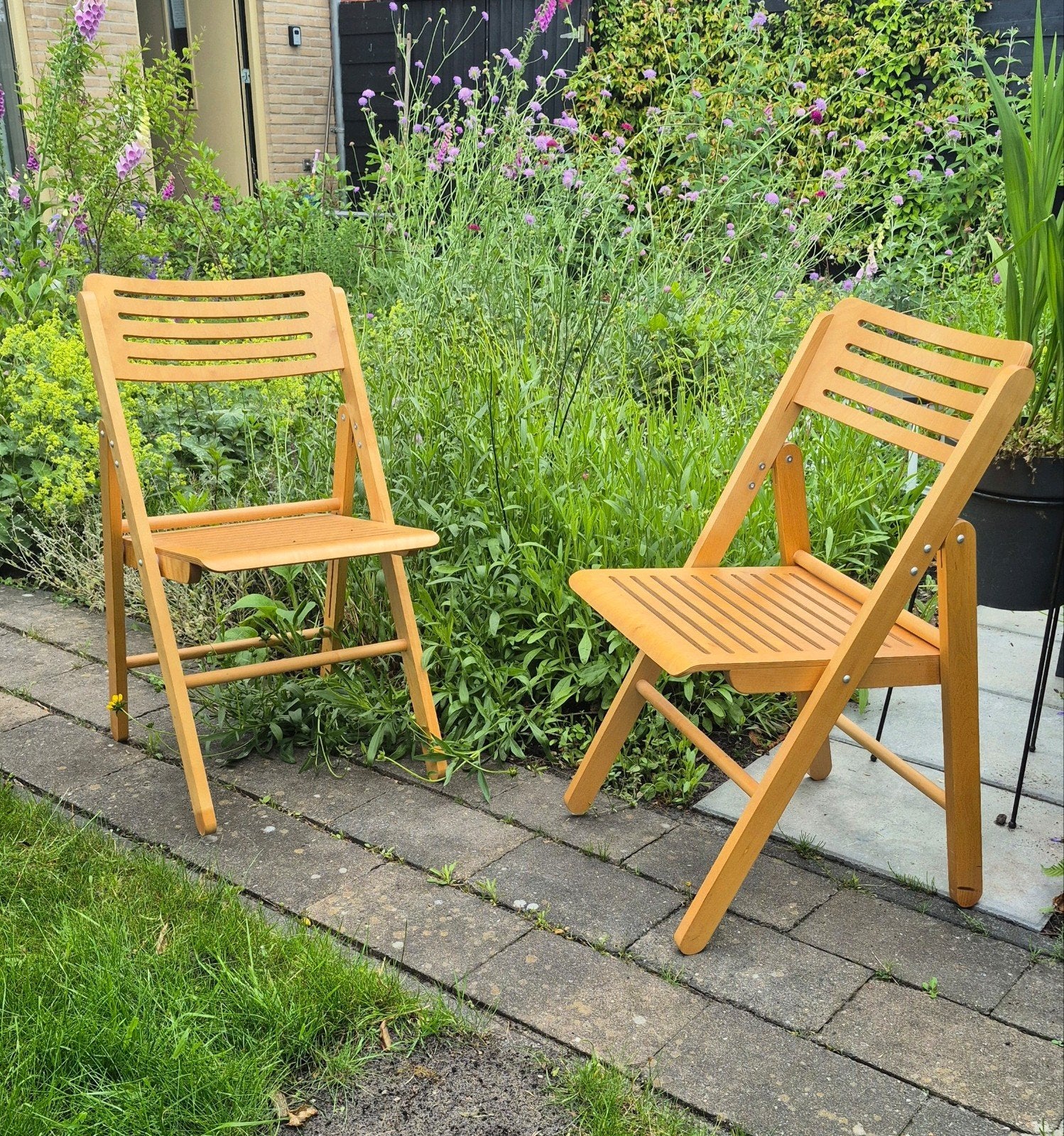 Unieke set vintage '80s IKEA "Nikolaus" eetkamerstoelen, Huis en Inrichting, Stoelen, Ophalen, Bruin, Hout, Drie