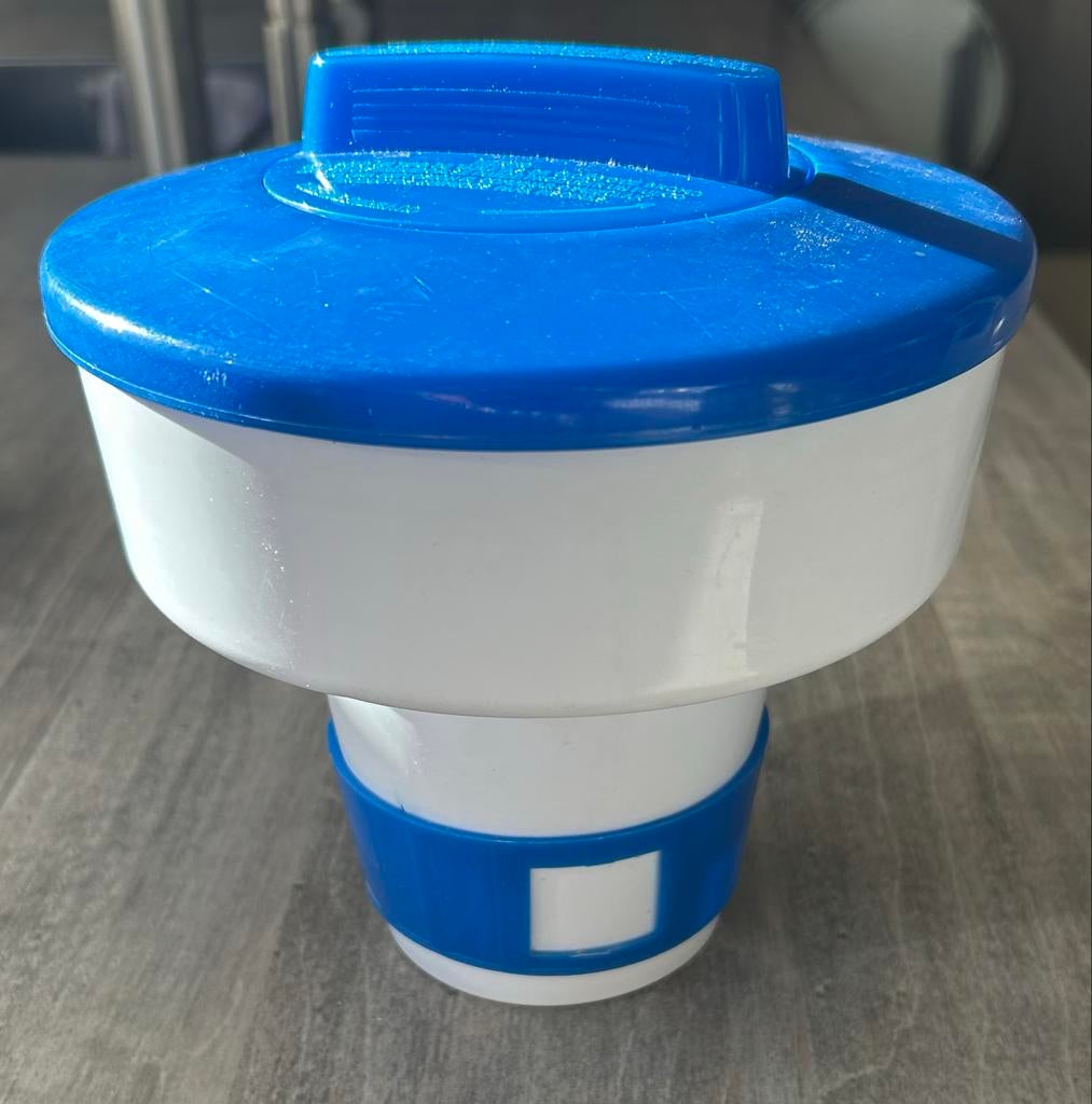 Chloordrijver groot formaat met kg chloortabletten, Tuin en Terras, Zwembad-toebehoren, Ophalen, Zo goed als nieuw, Overige typen