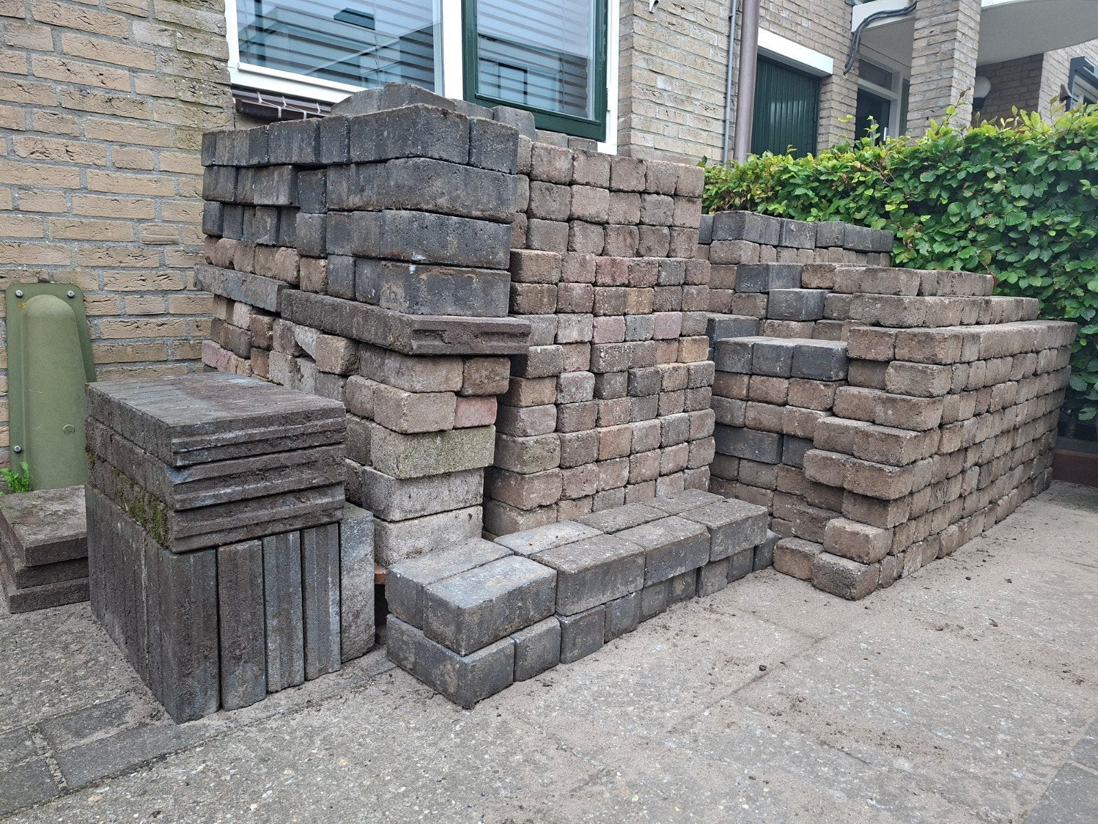 Koppelstenen (20 m2), gratis, per direct op te halen, Tuin en Terras, Tegels en Klinkers, Ophalen, Gebruikt, Beton, Klinkers
