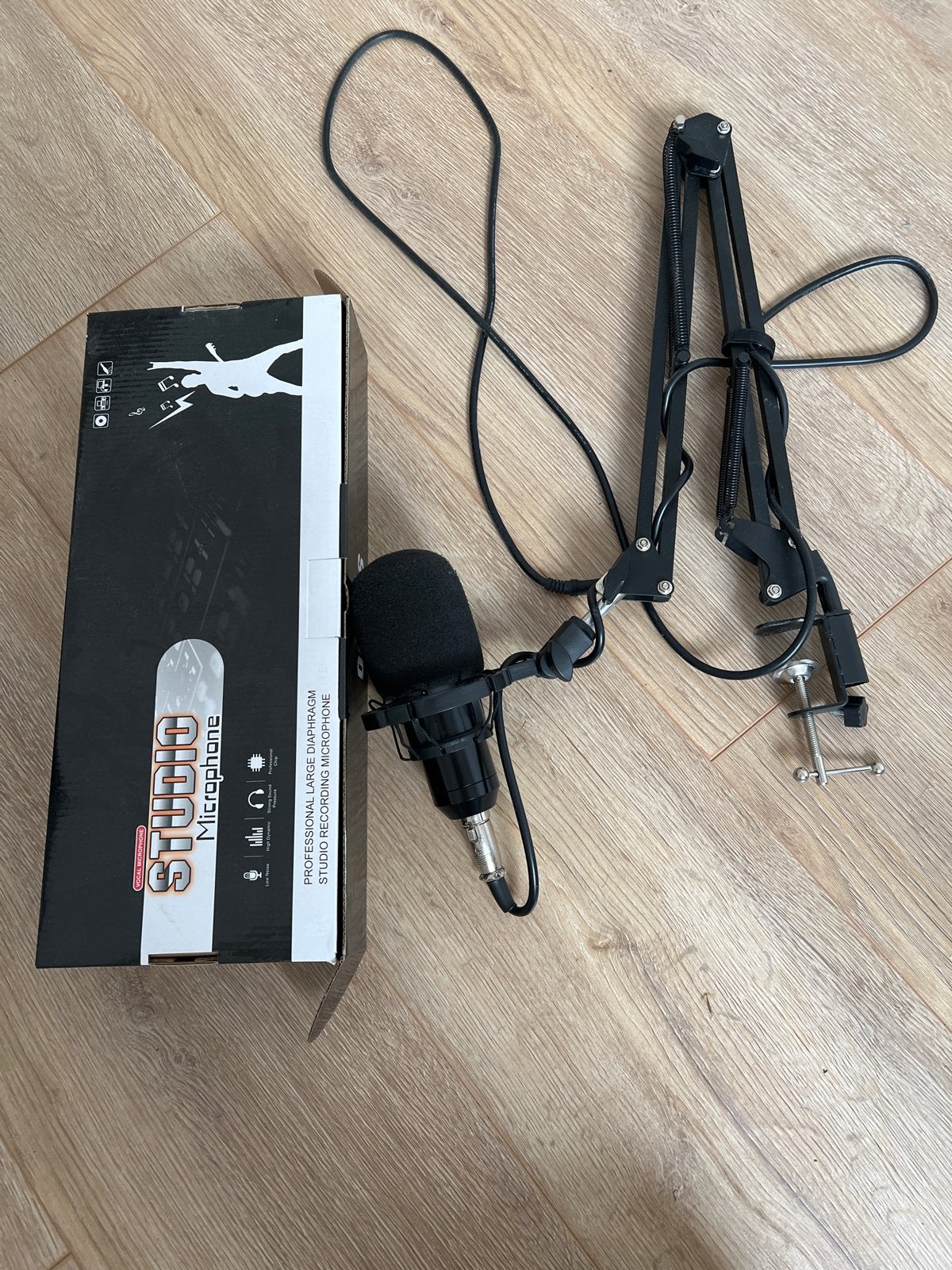 Studio Microfoon met Armstandaard, Muziek en Instrumenten, Microfoons, Ophalen, Zo goed als nieuw, Studiomicrofoon