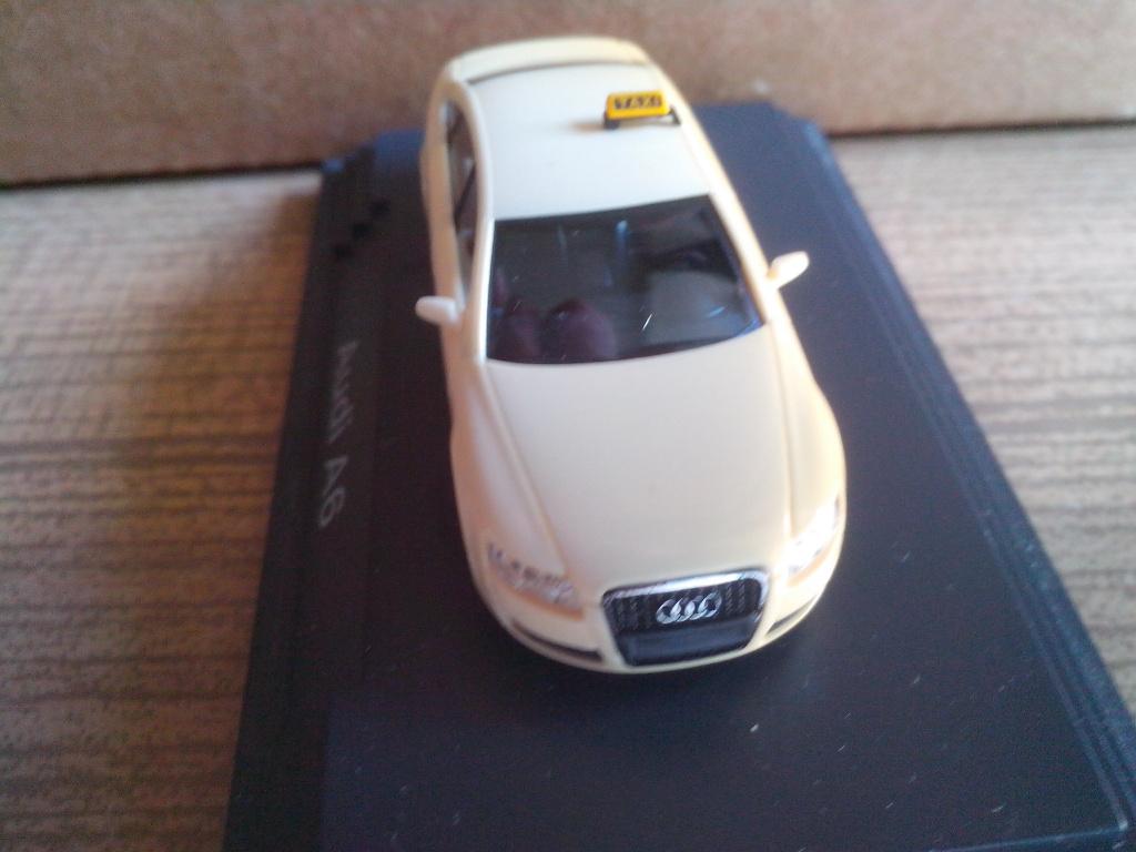 Audi A6 Taxi in vitrinebox van Busch, Hobby en Vrije tijd, Modelauto's | 1:87, Ophalen of Verzenden, Nieuw, Auto, Overige merken