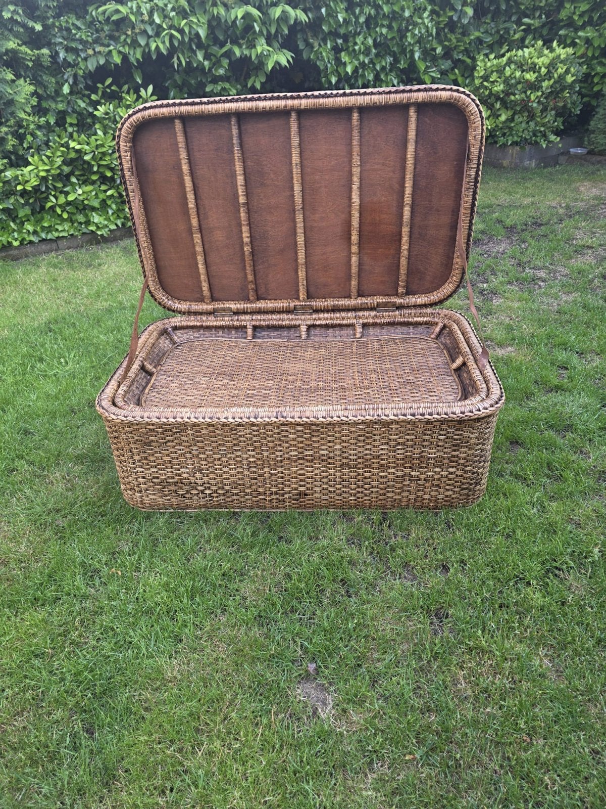 Rieten tafel/koffer, Ophalen