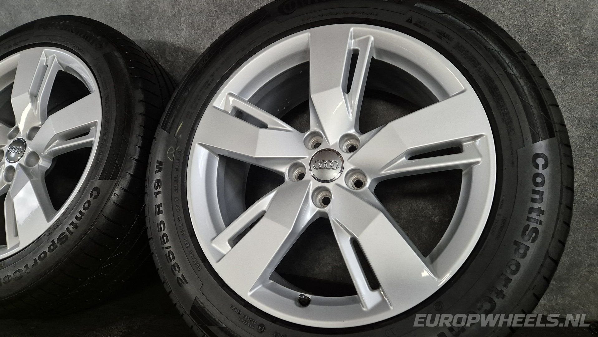 19 inch Audi velgen SQ5 Q5 S Line 235 55 zomerbanden e-tron