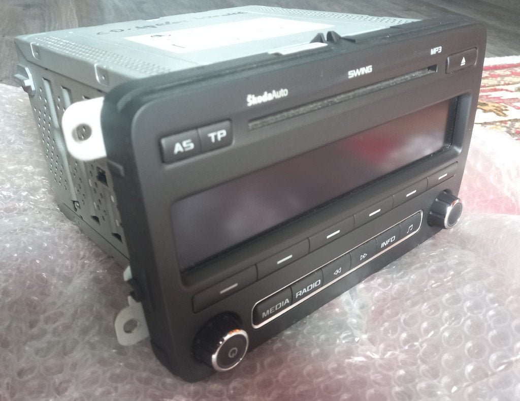gratis autoradio Skoda Fabia, Ophalen, Gebruikt