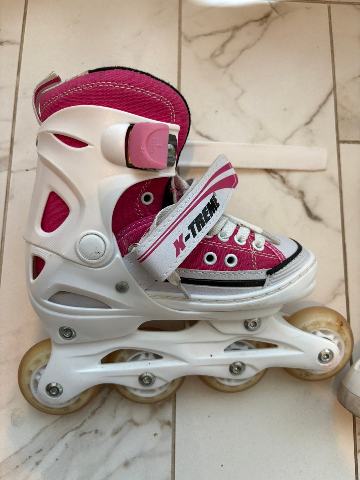 Roller skates X-treme kind zgan maat 30-33 incl beschermset, Verstelbaar, Kinderen, Ophalen of Verzenden, Zo goed als nieuw