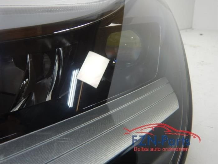 Foto 4 van Tesla Model 3 Facelift Koplamp Links Volled