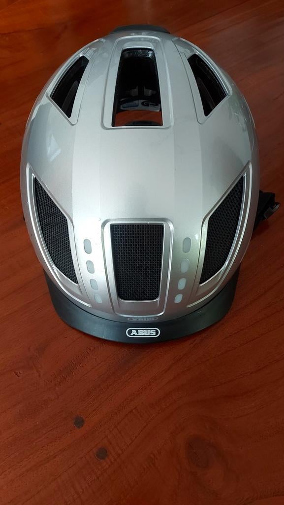 Mooie Fietshelm ABUS HYBAN  2.0 met verlichting., Ophalen of Verzenden, Zo goed als nieuw, Abus, L