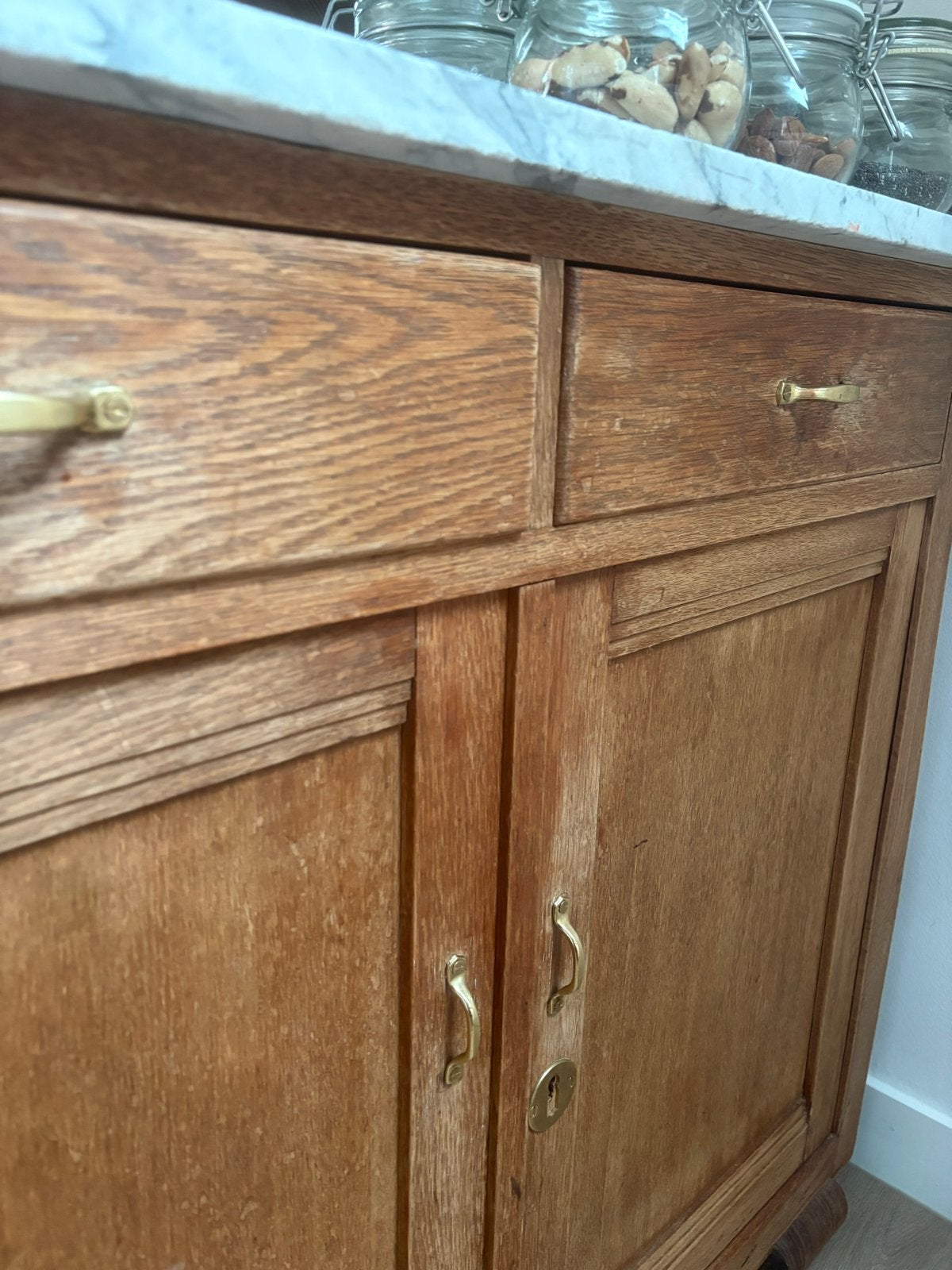 Karaktervol Vintage Dressoir met Marmeren Blad, Ophalen