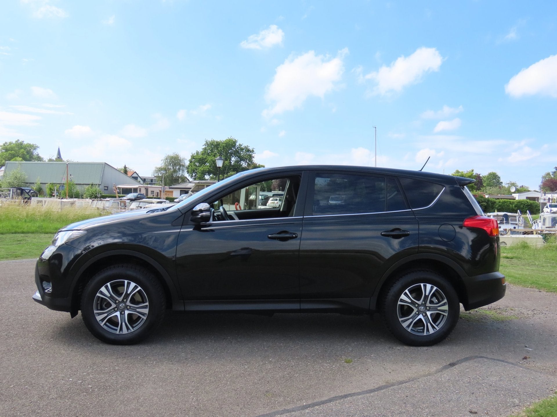 Toyota RAV4 2.0 Style 4WD *Navi *Camera *Dakje *Trekhaak *Cr, Automaat, Stof, Gebruikt, Zwart