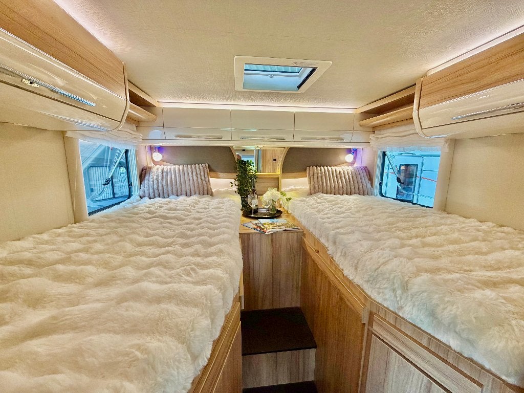 Hymer MLi 570 Mercedes Automaat Off Grid Lihtium Airco, Caravans en Kamperen, Campers, Ringverwarming, Hymer, 6 tot 7 meter, Bedrijf
