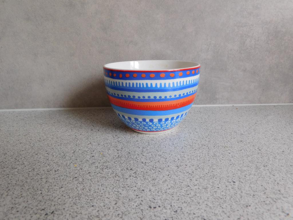 Kom 10 cm. Blauw Rood Oranje Oililly, Ophalen of Verzenden, Zo goed als nieuw, Kom(men), Overige stijlen