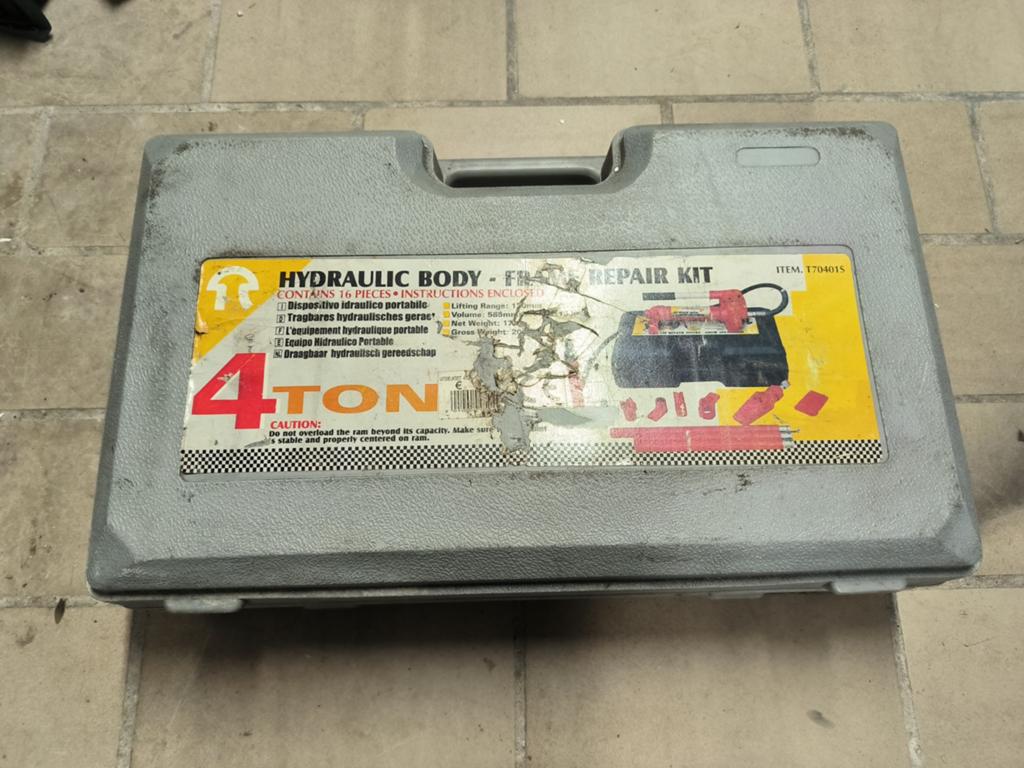 Hydraulische Carrosserie Reparatie Kit 4 Ton, Ophalen, Zo goed als nieuw