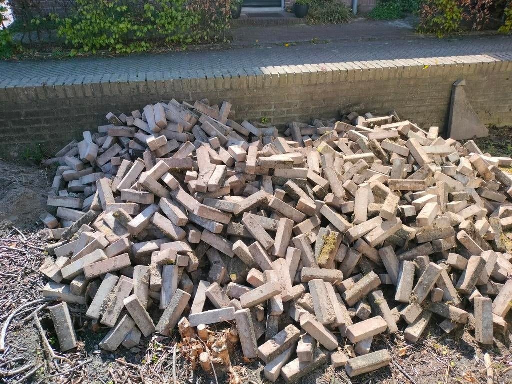 GRATIS AF TE HALEN Gebruikte klinkers, ruim 15m², Tuin en Terras, Tegels en Klinkers, Ophalen, Gebruikt, Klinkers, 10 m² of meer