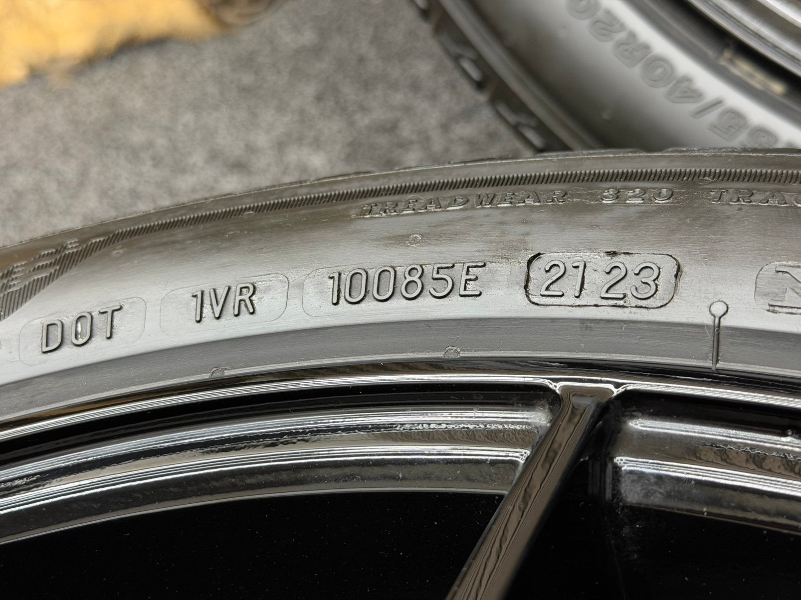 20 inch Tomason TN26 - Audi A6 C8 5x112 ET45 Bridgestone XL, Auto-onderdelen, Banden en Velgen, Ophalen, 255 mm, ., Banden en Velgen