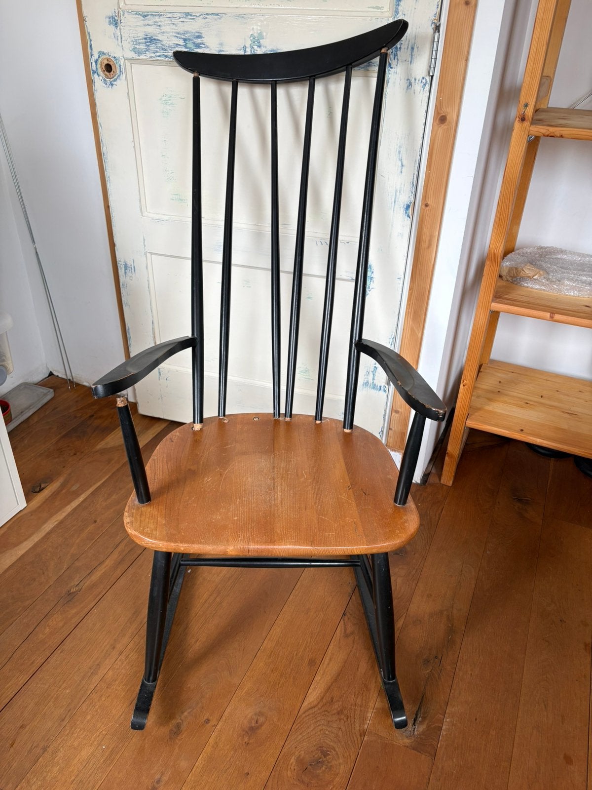 tapiovaara geinspireerde schommelstoel (opknapper), Huis en Inrichting, Stoelen, Ophalen, Gebruikt, Eén