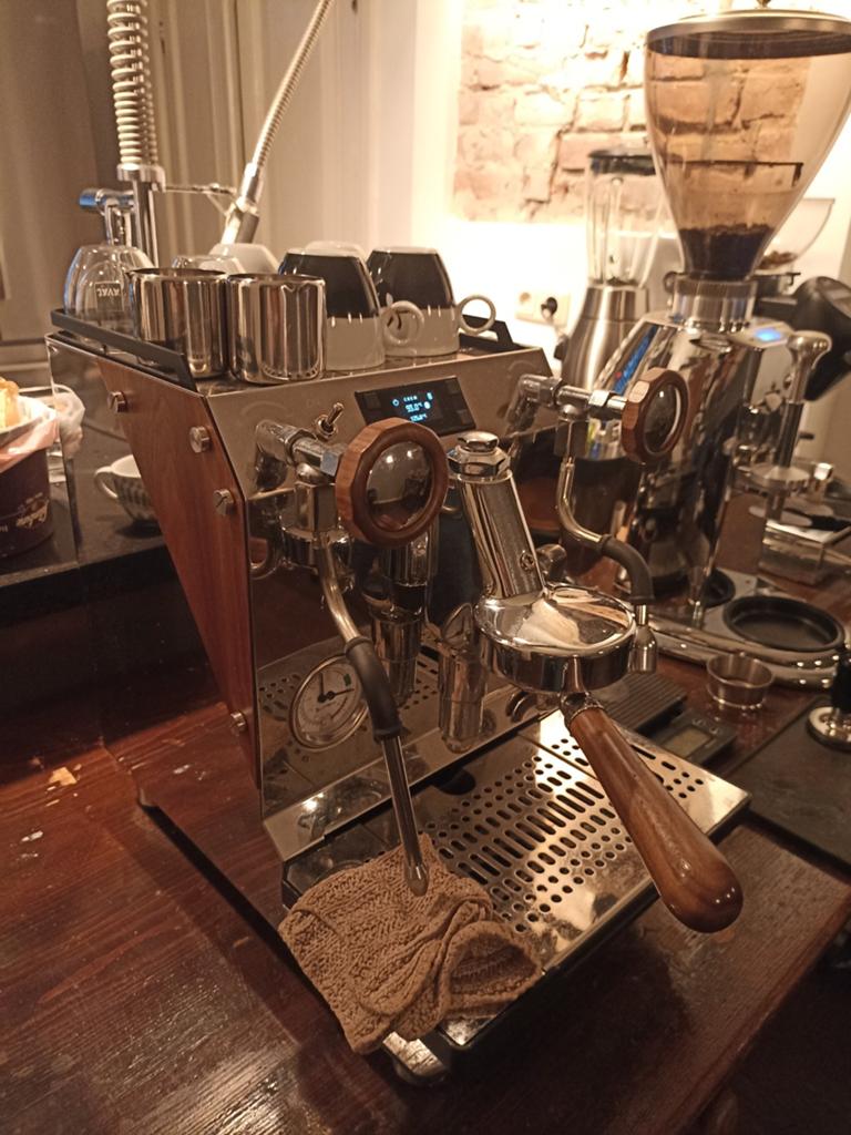 Crem One Dual Boiler PID Espressomachine Houtaccenten, Espresso apparaat, Gemalen koffie, Zo goed als nieuw, Ophalen