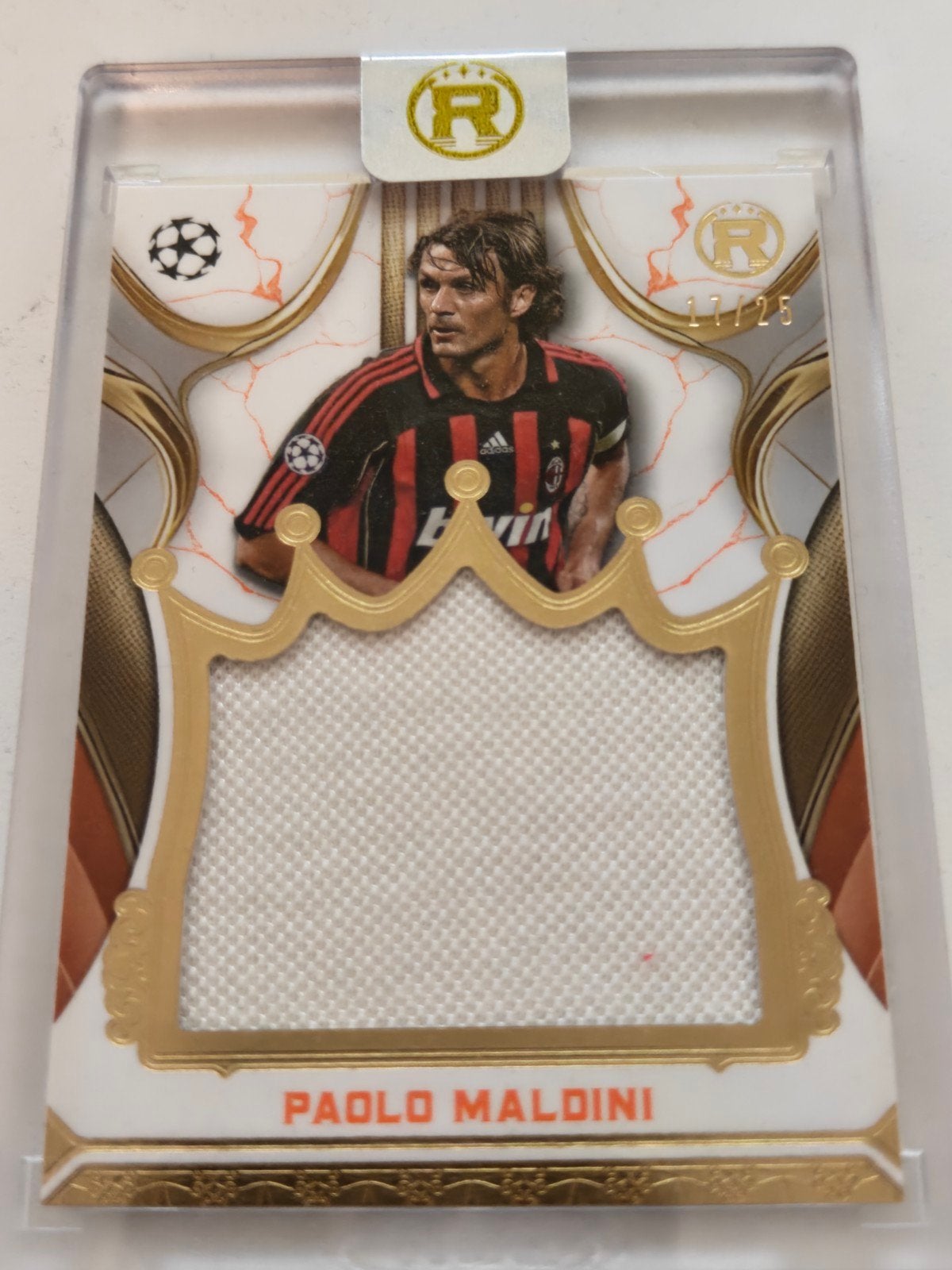 Paolo Maldini Reverence Jumbo Relic Card Topps UEFA 17/25, Ophalen of Verzenden, Zo goed als nieuw, Buitenlandse clubs, Spelerskaart