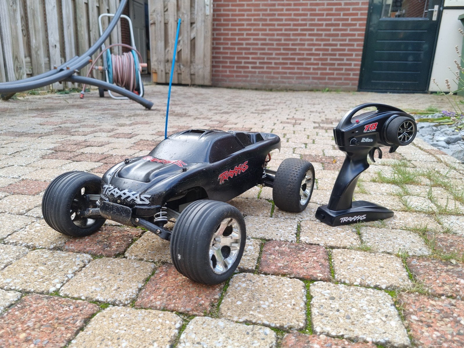 TTraxxas Rustler RC auto - Goede staat, com pleet!, Hobby en Vrije tijd, Modelbouw | Radiografisch | Auto's, Elektro, Gebruikt