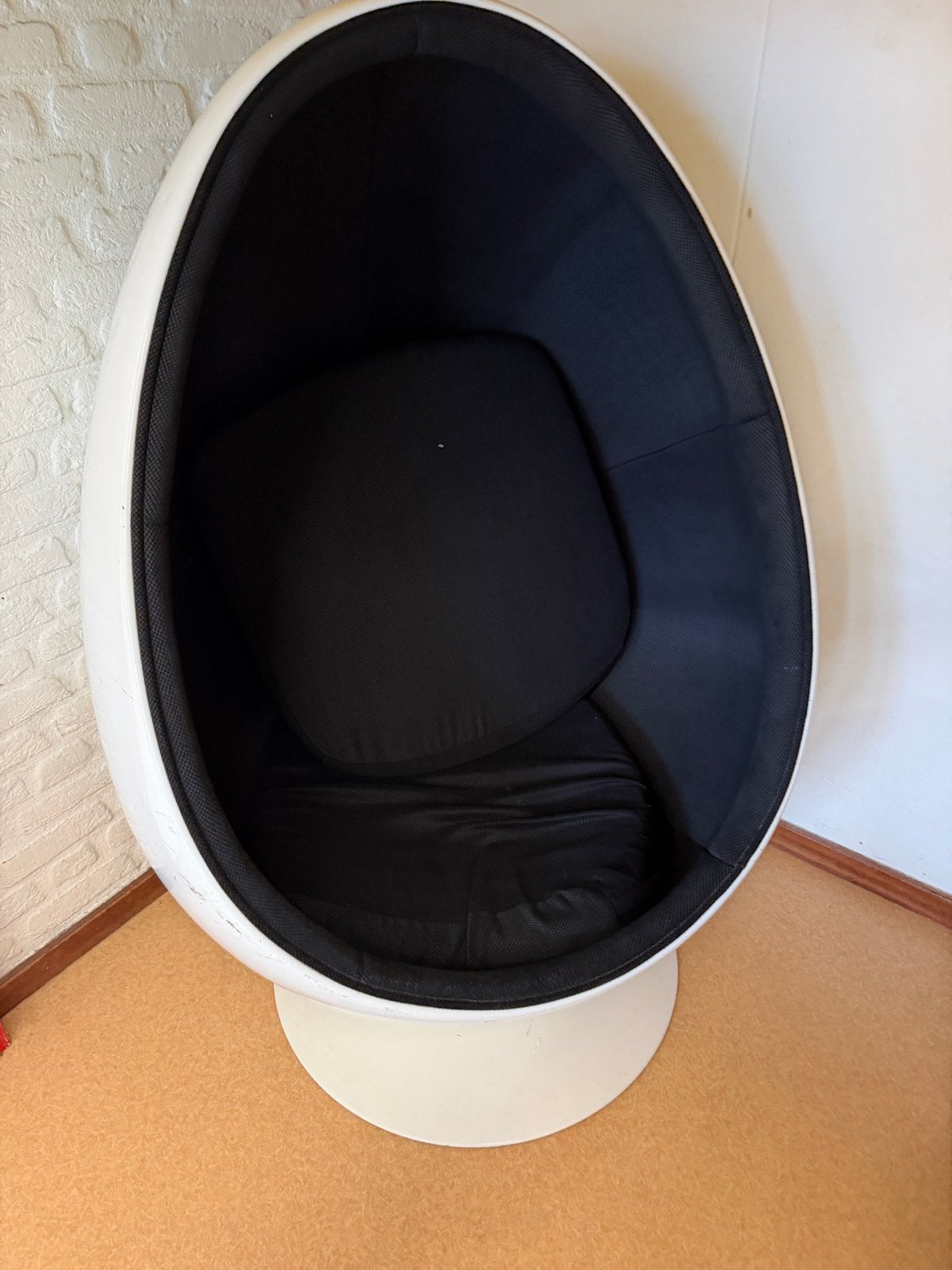 Stiltestoel / Egg Chair - Gebruikt, meerdere beschikbaar, Kunststof, Gebruikt, Wit, Ophalen of Verzenden