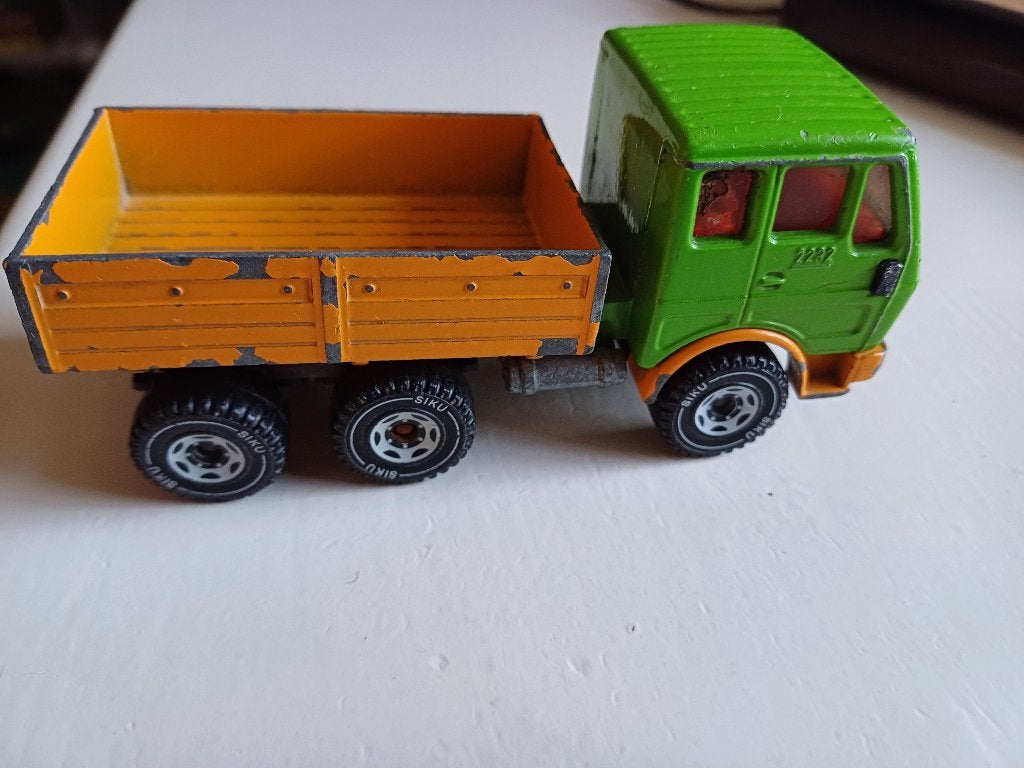 siku mercedes benz vrachtwagen, Hobby en Vrije tijd, Modelauto's | 1:50, Ophalen of Verzenden, Gebruikt, Bus of Vrachtwagen, SIKU