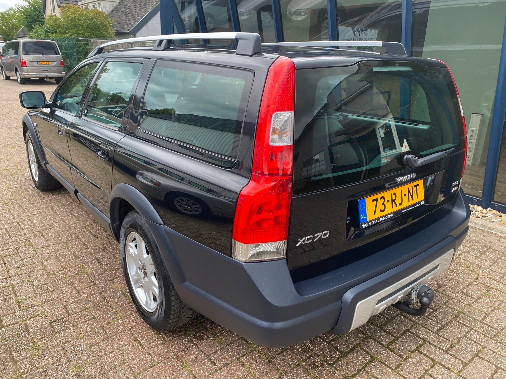 Volvo XC70 2.5 T Momentum AWD Automaat NL Auto, Automaat, Zwart, XC70, Vierwielaandrijving