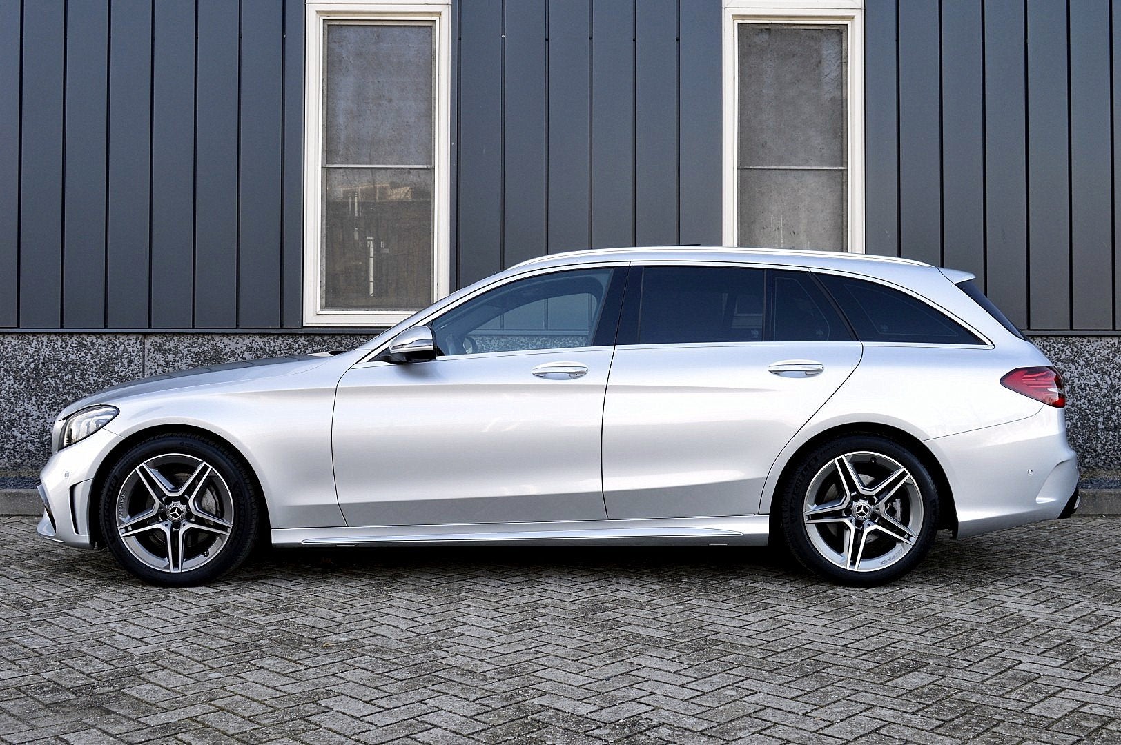 Mercedes-Benz C-Klasse Estate 180 AMG-Line Rijklaarprijs-Gar, Automaat, 84 €/maand, 750 kg, 5 stoelen