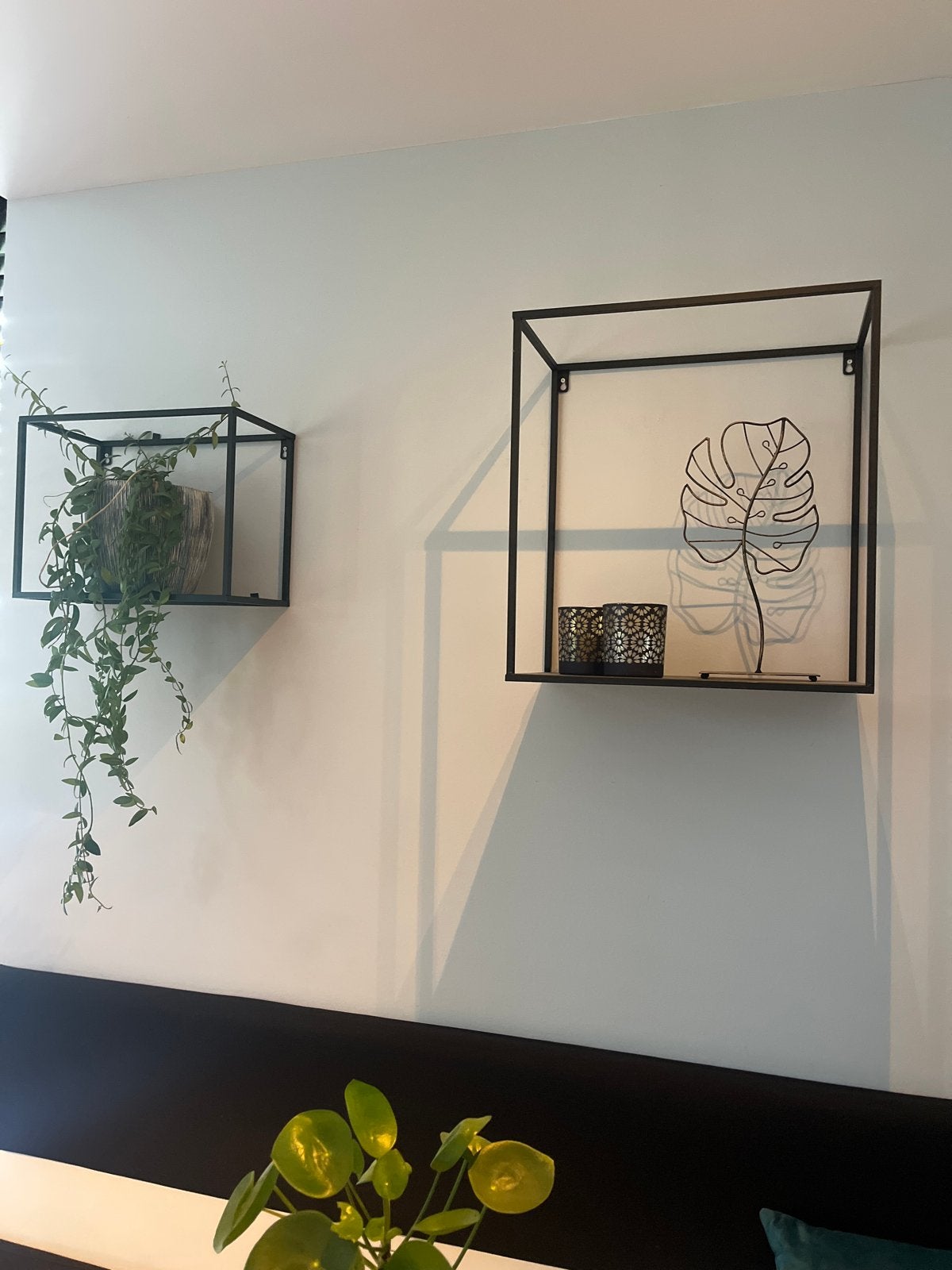Set van 2 zwarte metalen wandplanken, Ophalen, Zo goed als nieuw