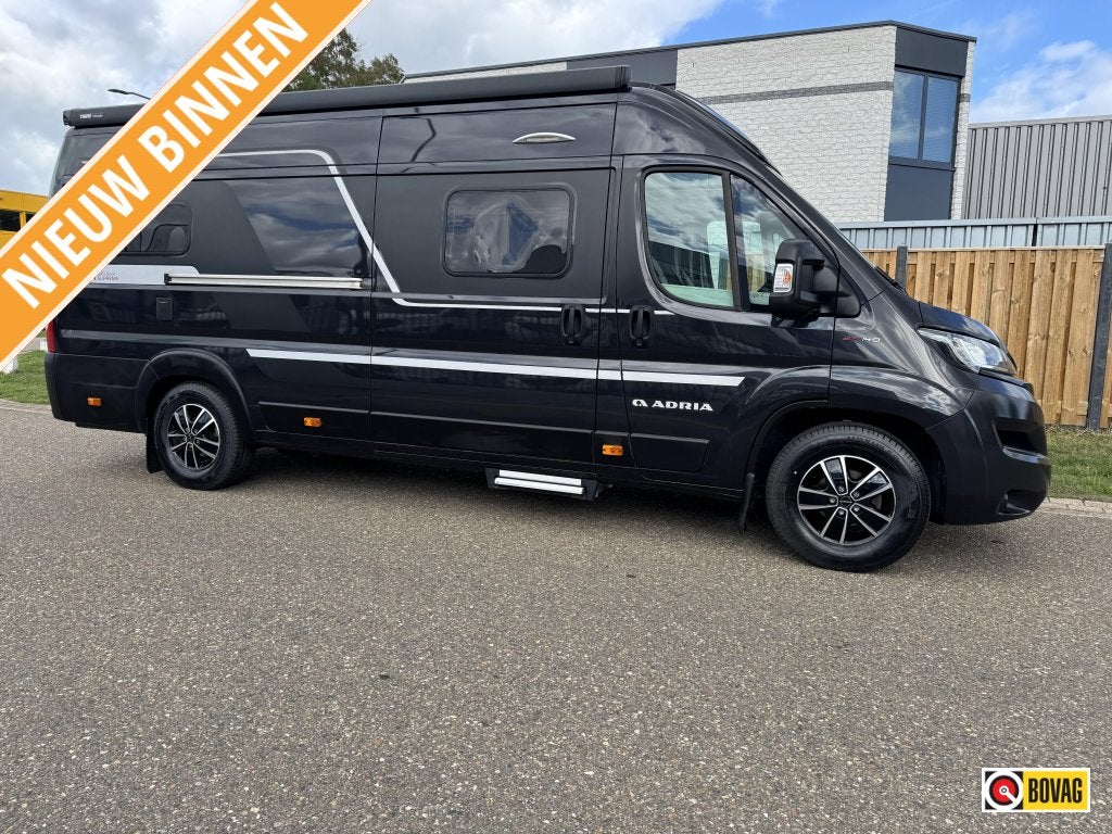 Prachtige Adria Twin Supreme 640 SGX Trekhaak lengtebed, Chemisch toilet, Buscamper of Camperbus, Ringverwarming, Luifel